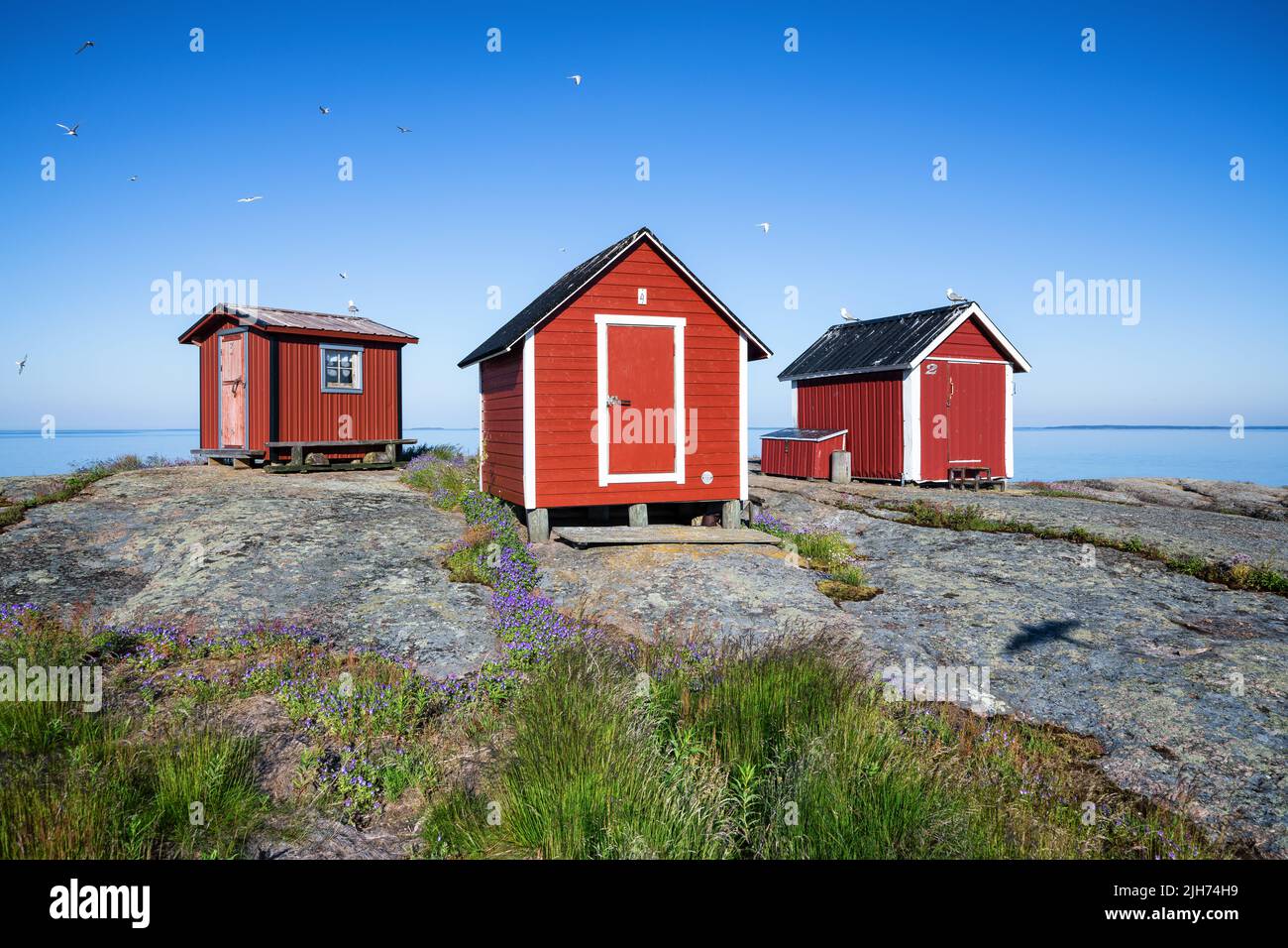 Kleine Hütten auf der Insel Huovari, Virolahti, Finnland Stockfoto