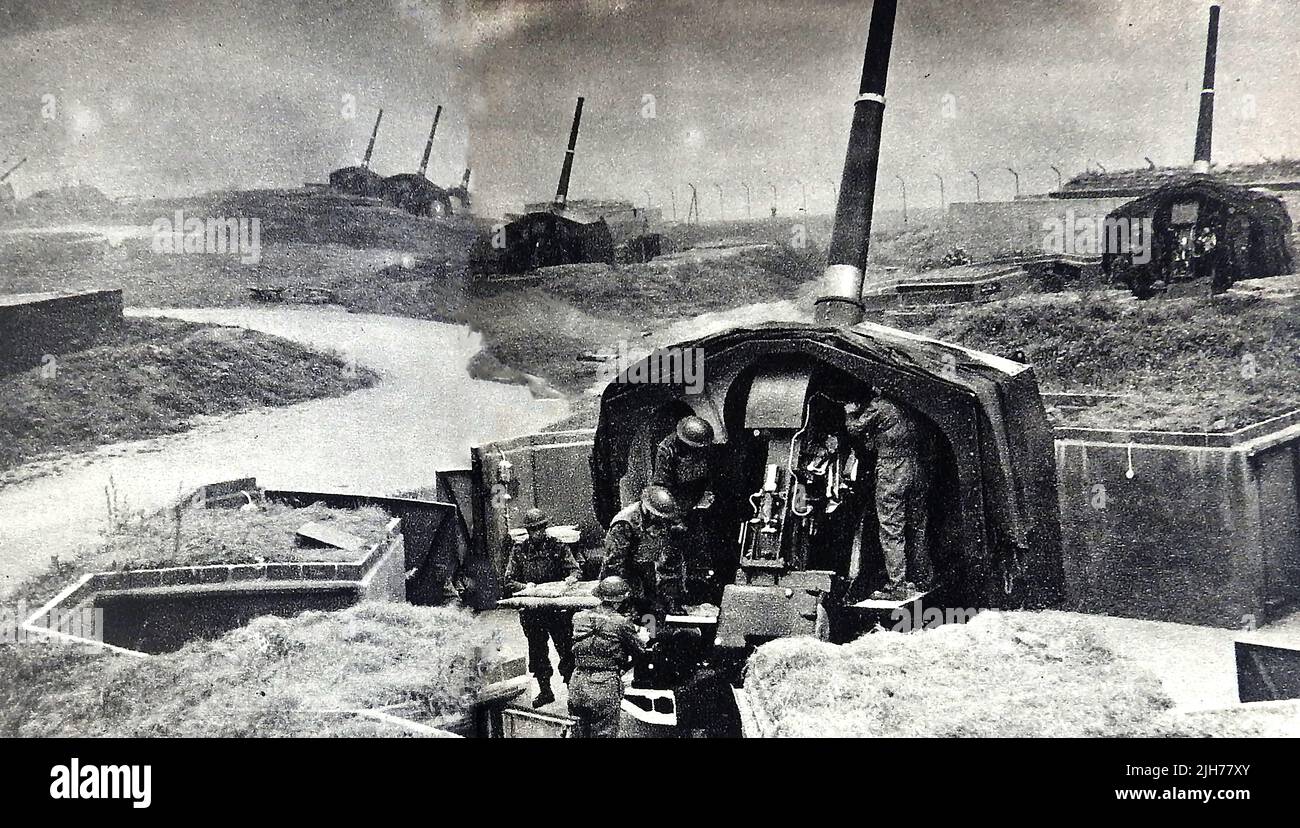 Weltkrieg 2, Luftabwehrvorkehrungen -- WWII - Eine Batterie von 4,5 Luftabwehrkanonen in der Nähe von London. Stockfoto