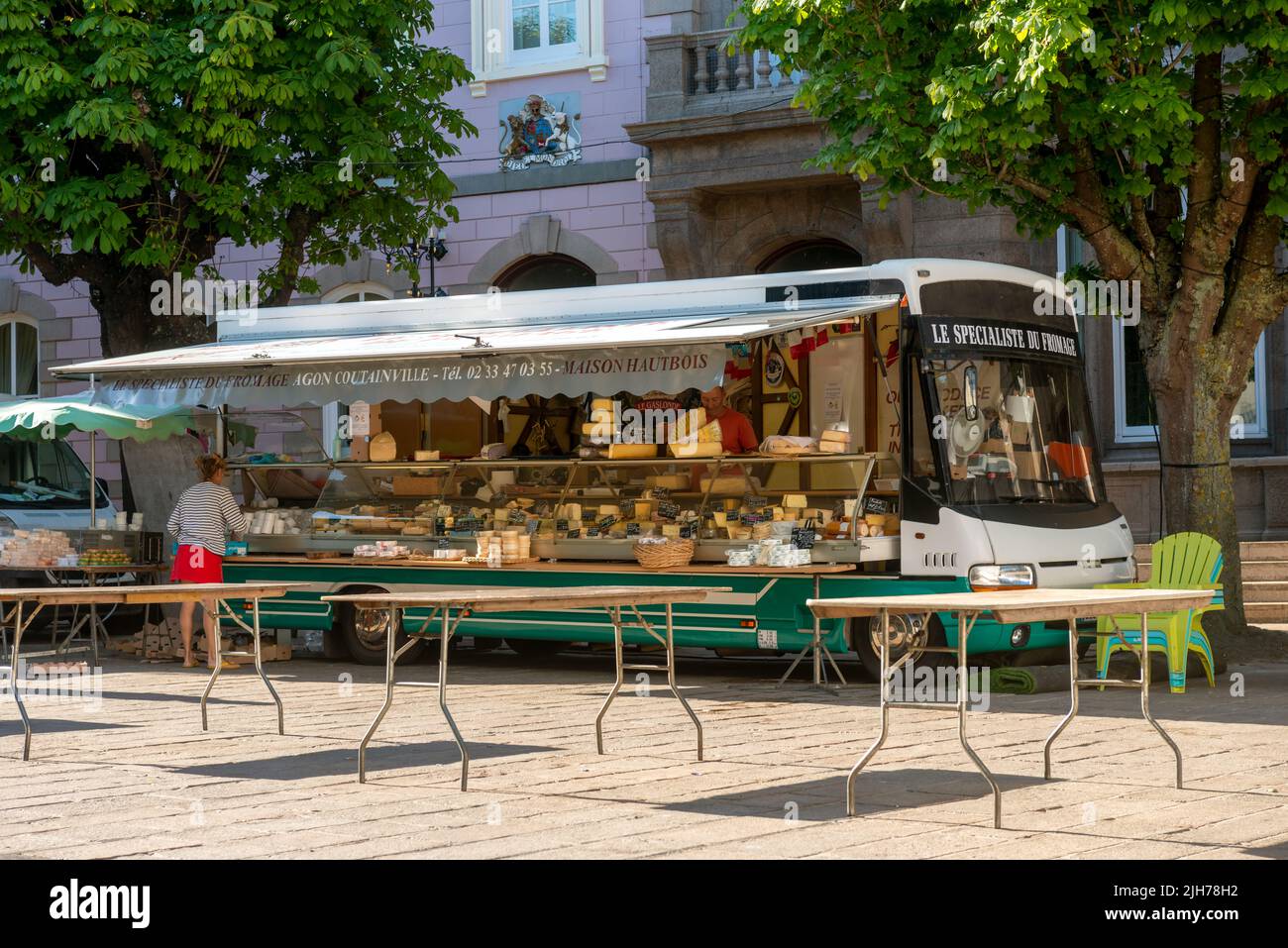 Käsefachgeschäft auf dem französischen Markt in Jersey Stockfoto