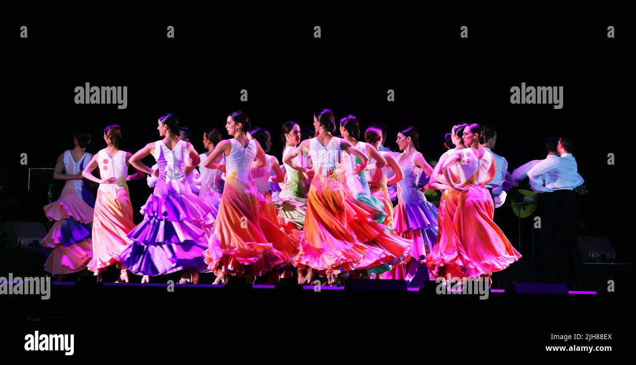 Flamenco, Andalusien, Ballett, Folklore, Dubai Expo, Erotik, Spanische Tänzer und Tänzerin beim Flamenco voller Anmut und Grazie und Leidenschaft Stockfoto