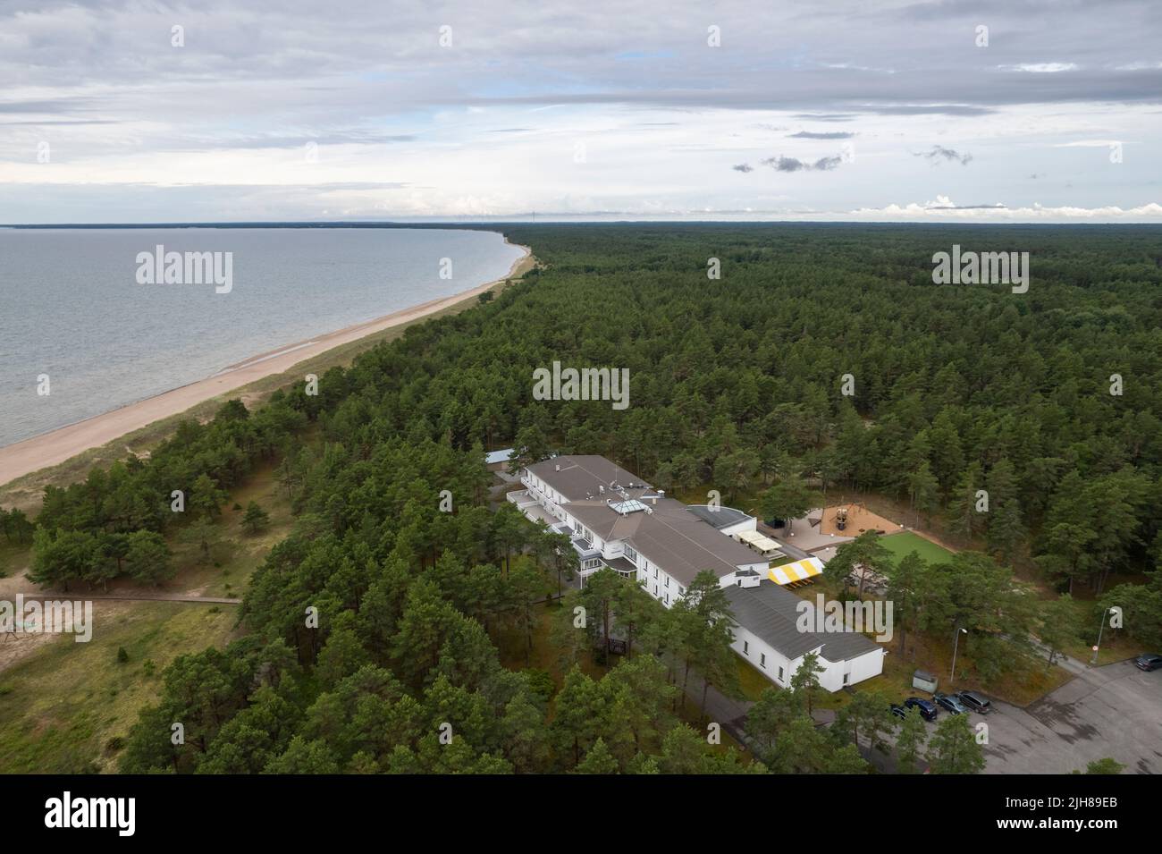 Ostseeküste von oben in Estland Stockfoto