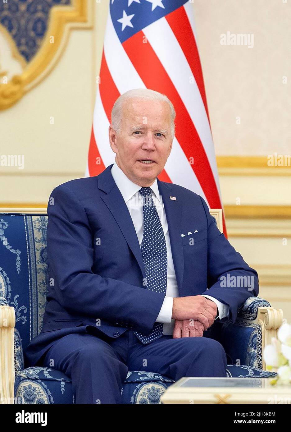 Dschidda, Saudi-Arabien. 16.. Juli 2022. Zeigt US-Präsident Joe Biden während seines Treffens mit dem Saudi-arabischen König Salman bin Abdulaziz am Freitag, den 15. Juli 2022, im Al-Salman-Palast in der Küstenstadt Jeddah am Roten Meer. Foto von Saudi Press Agency/UPI Kredit: UPI/Alamy Live News Stockfoto