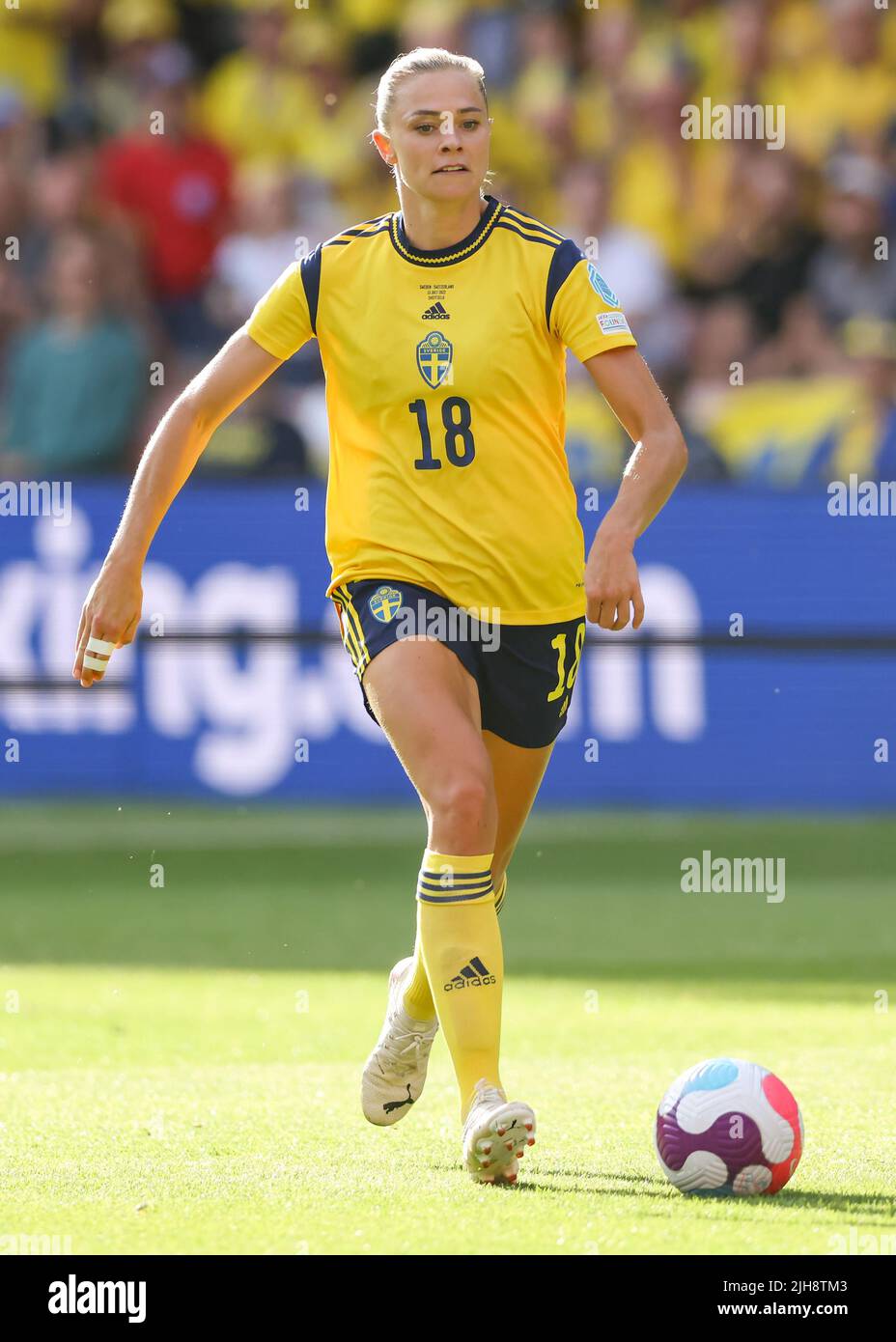Sheffield, England, 13.. Juli 2022. Fridolina Rolfo aus Schweden beim Spiel der UEFA Women's European Championship 2022 in Bramall Lane, Sheffield. Bildnachweis sollte lauten: Jonathan Moscrop / Sportimage Stockfoto