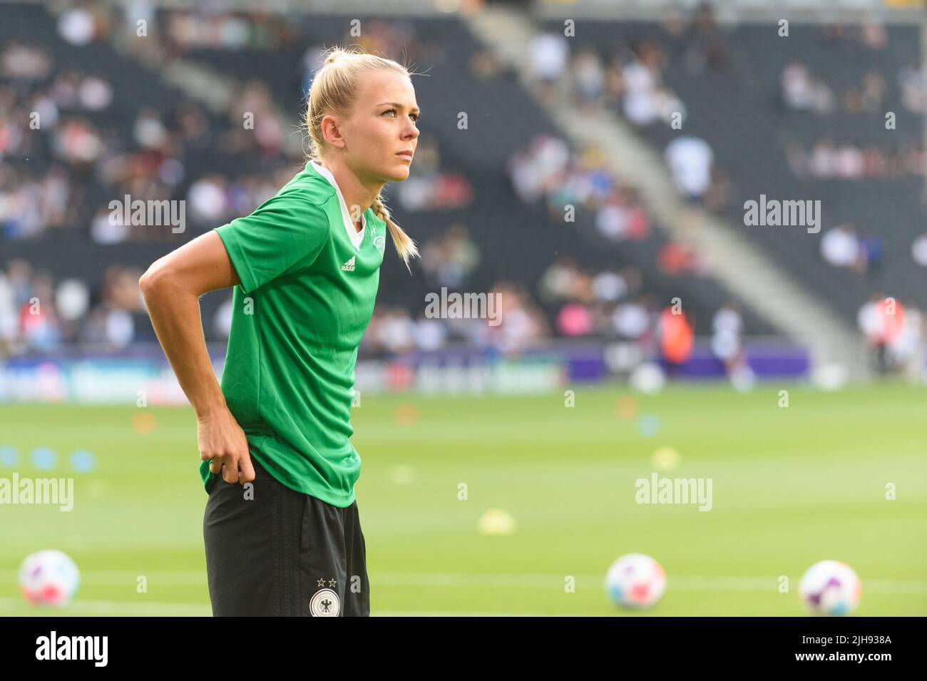 Merle Fromms Torhüter Merle Frohms (1 Deutschland) vor dem UEFA Womens Euro 2022 ...
