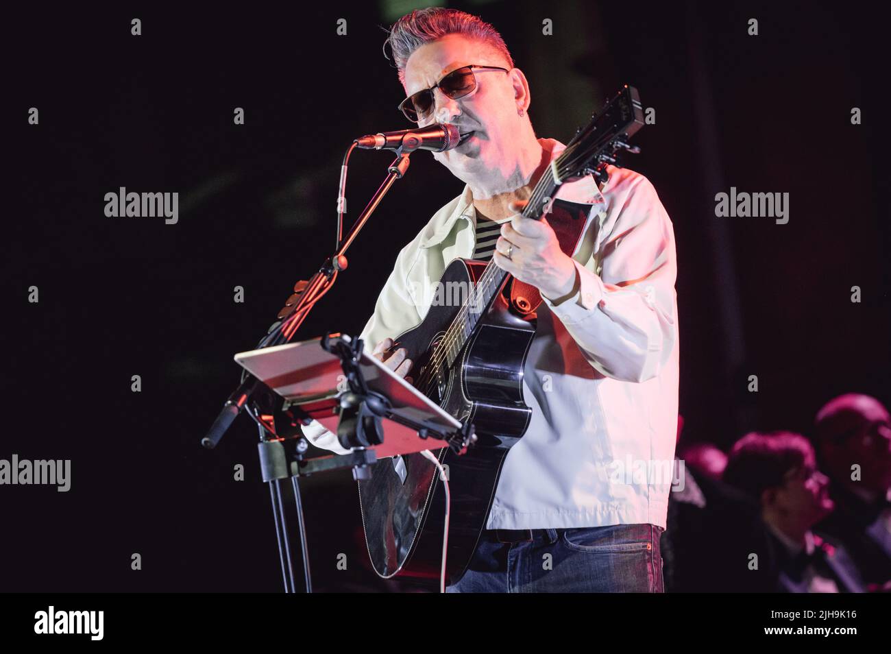 Kathedrale von Durham, Großbritannien. 16.. Juli 2022 - Durham UK: Richard Hawley tritt in der Durham Cathedral mit der NASUWT Brass Band auf. Kredit: Thomas Jackson/Alamy Live Nachrichten Stockfoto