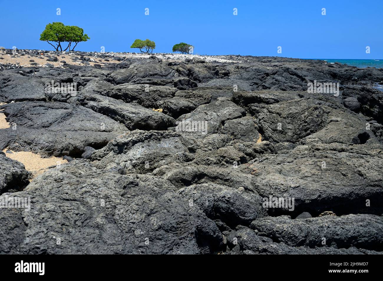 Mahai‘Ula Beach - ein berühmter Lavastrand nördlich von Kona Kailua, Kalaoa HI Stockfoto