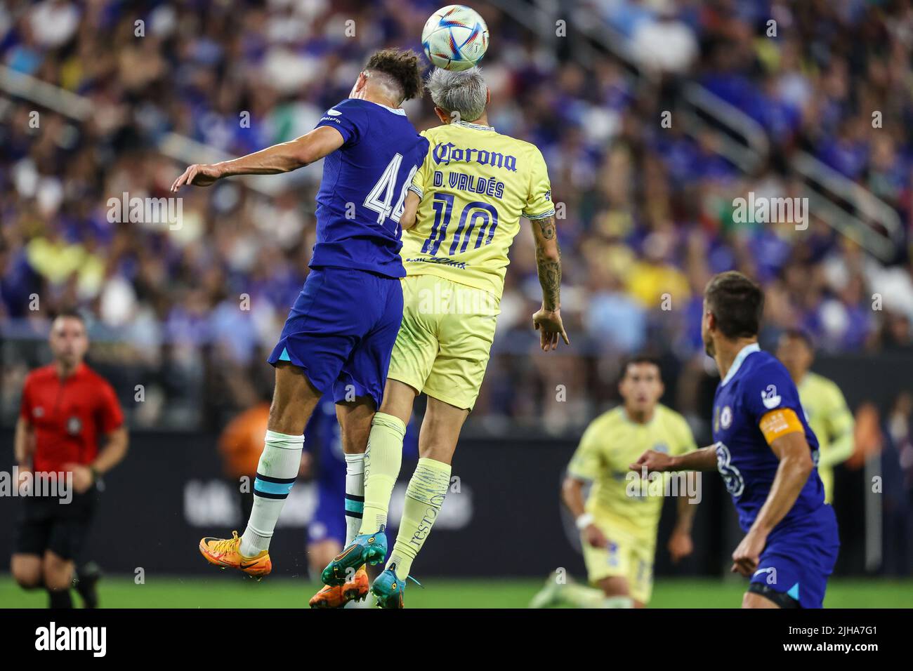 Las Vegas, NV, USA. 16.. Juli 2022. Der Mittelfeldspieler des Club America, Diego Valdez (10), spielt beim Fußballspiel des FC Clash of Nations 2022 mit dem FC Chelsea gegen den Club America im Allegiant Stadium in Las Vegas, NV. FC Chelsea besiegte Club America 2 zu 1. Christopher Trim/CSM/Alamy Live News Stockfoto