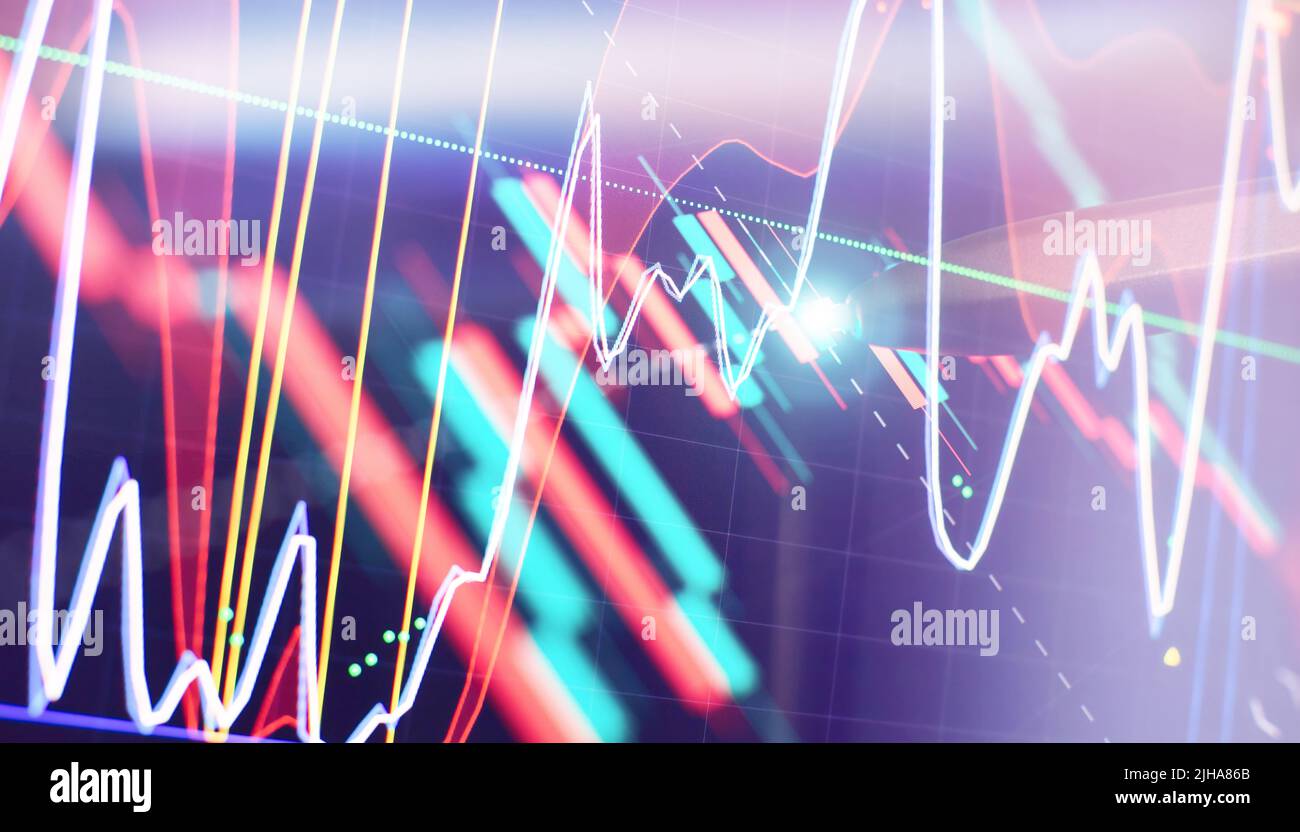 Konzept der Börse und Fintech. Verschwommene digitale Karten auf dunkelblauem Hintergrund. Stockfoto
