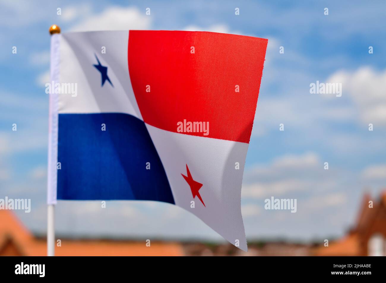 Die Nationalflagge von Panama besteht aus roten und blauen Vierern und zwei Sternen Stockfoto