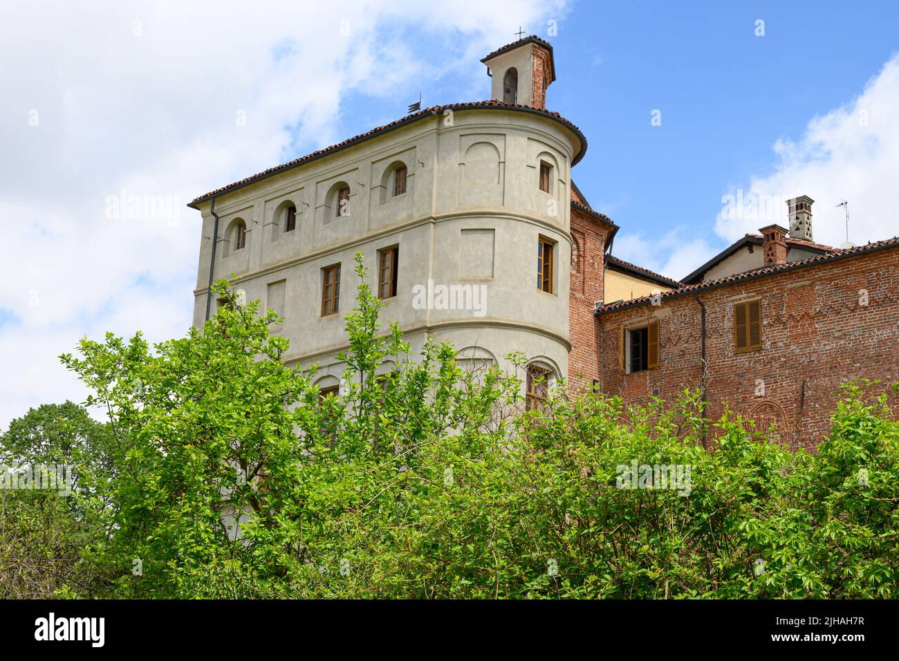 Pralormo, Italien, Mai 2022 die schöne Burg von Pralormo aus dem frühen 1200s Stockfoto