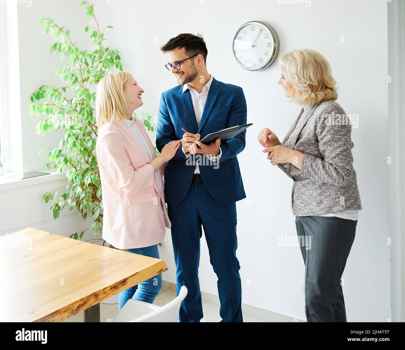 Paar Haus Immobilienmakler Home estate REA Geschäft Kauf Investition Immobilien Wohnung Stockfoto