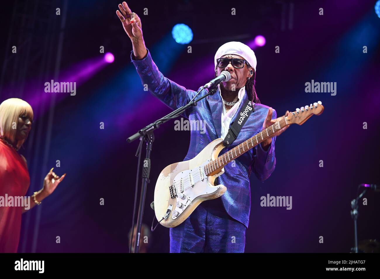 16. Juli 2022, Doncaster, South Yorkshire, USA: Nile Rodgers & Chic Performing at Doncaster Racecourse, UK , 16.07.2022 (Bildnachweis: © Robin Burns/ZUMA Press Wire) Stockfoto