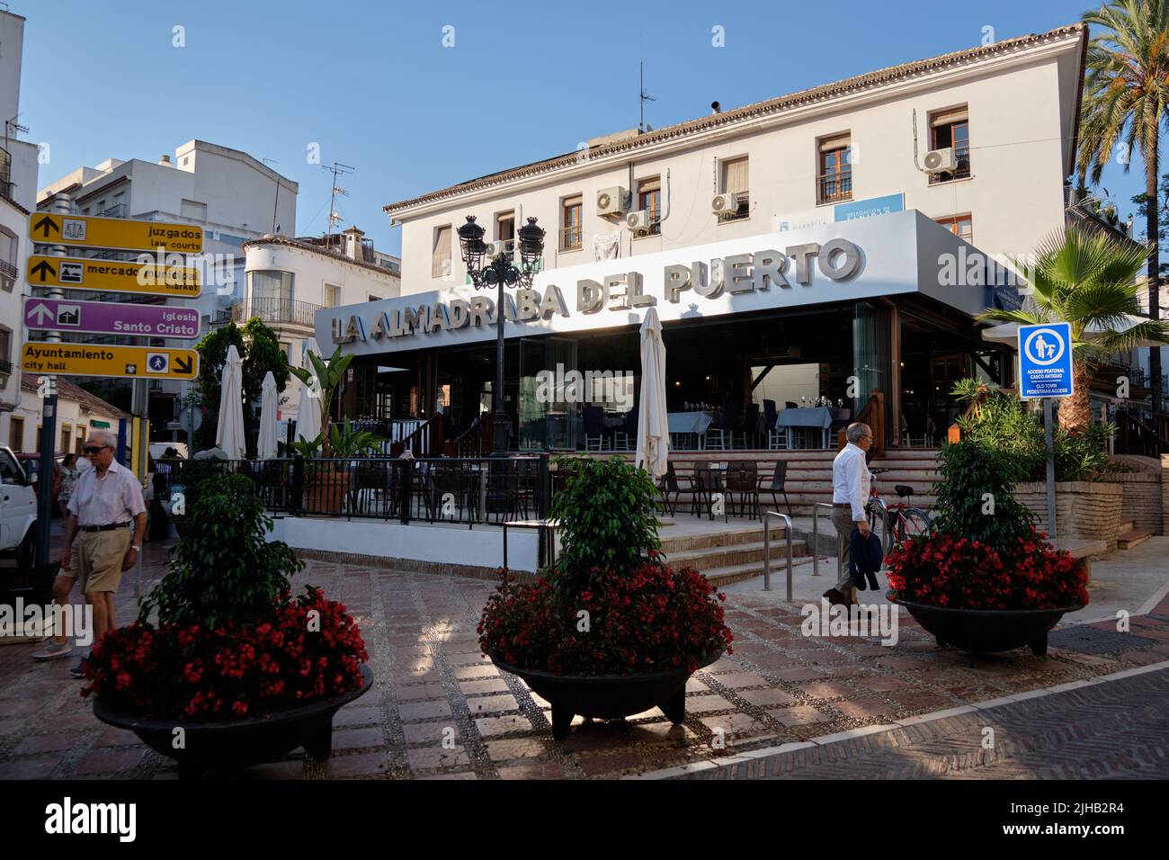 Restaurant La Almadraba del Puerto in Marbella, Spanien. Stockfoto