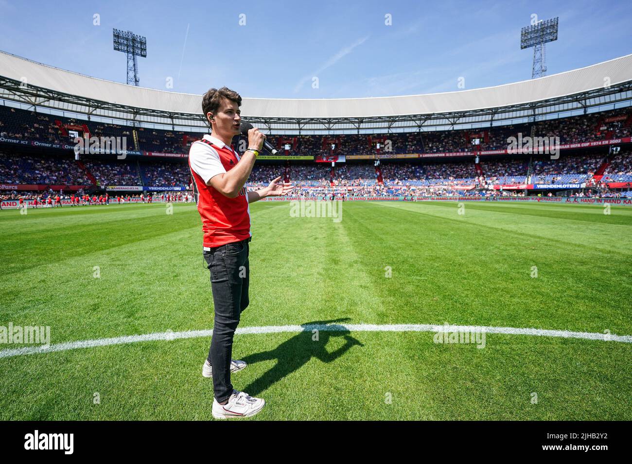 Rotterdam - Hermes House Band tritt während der Open House Feyenoord 2022 im Stadion Feijenoord De Kuip am 17. Juli 2022 in Rotterdam, Niederlande, auf. (Box-to-Box-Bilder/Yannick Verhoeven) Stockfoto