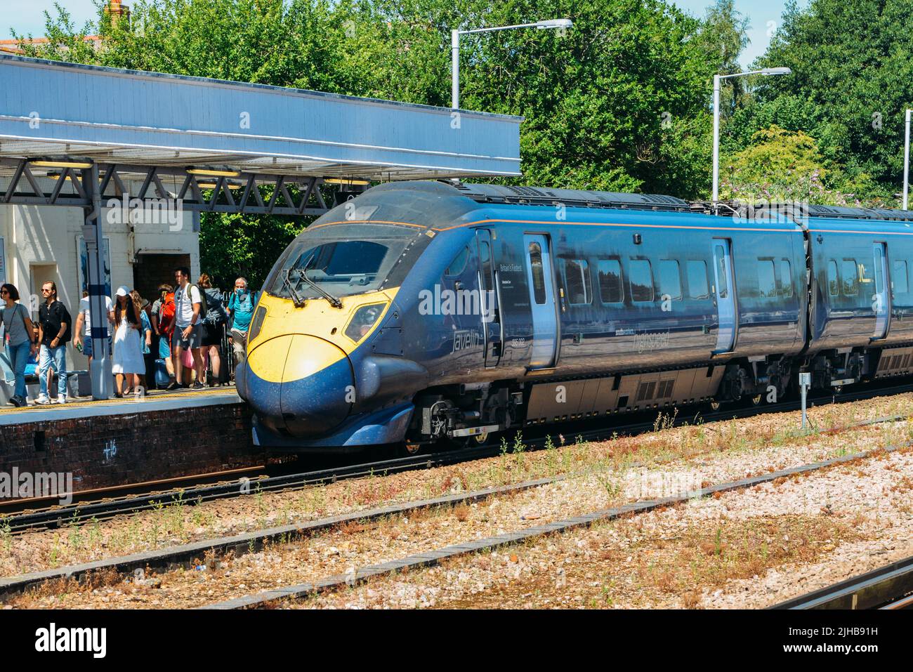 Schnellzug mit Speerzug am Bahnhof Canterbury West in Kent, Großbritannien Stockfoto
