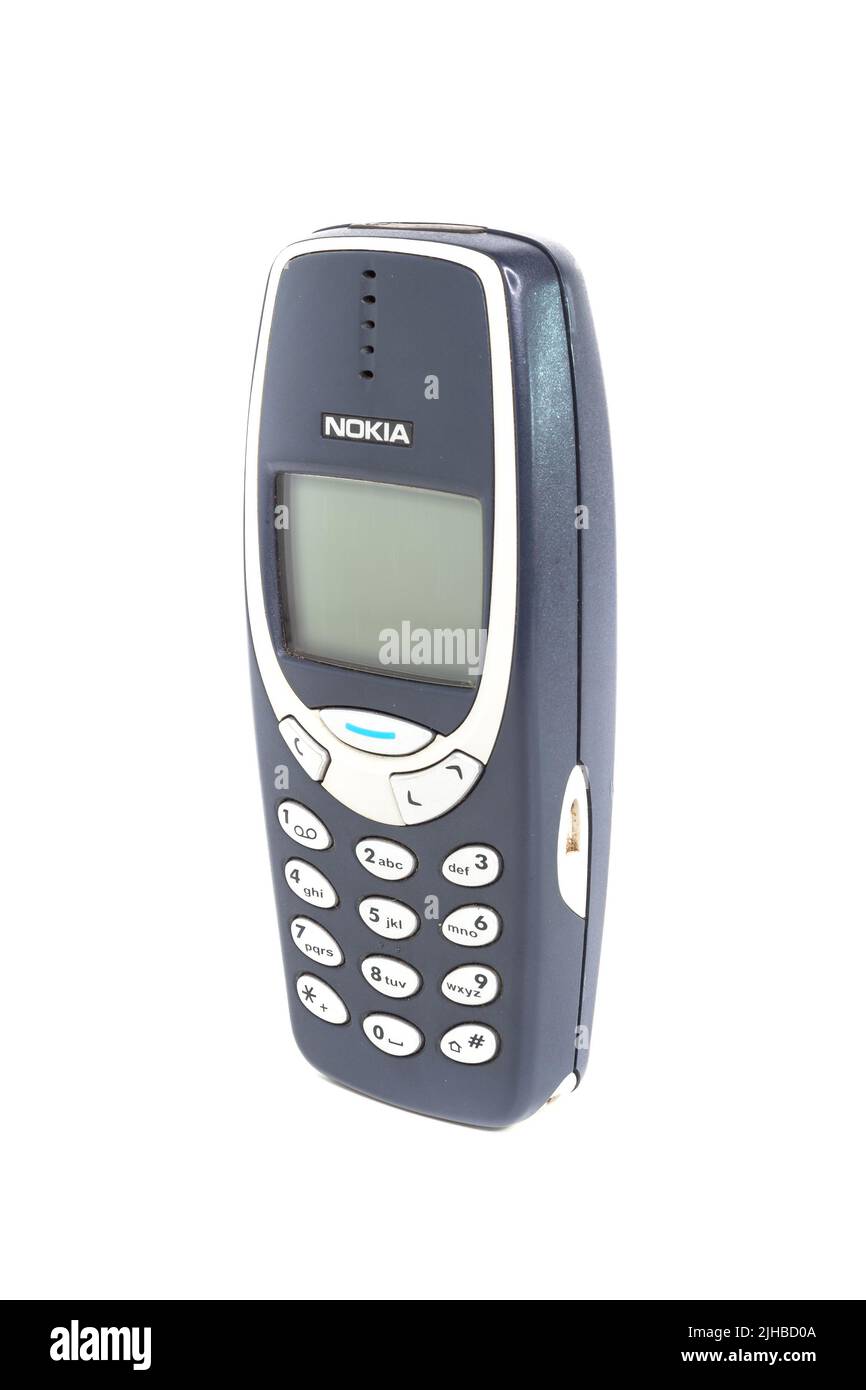 Vintage Handy Nokia 3310 auf weißem Hintergrund. Isoliert. Bergamo, ITALIEN - 24. März 2021. Stockfoto
