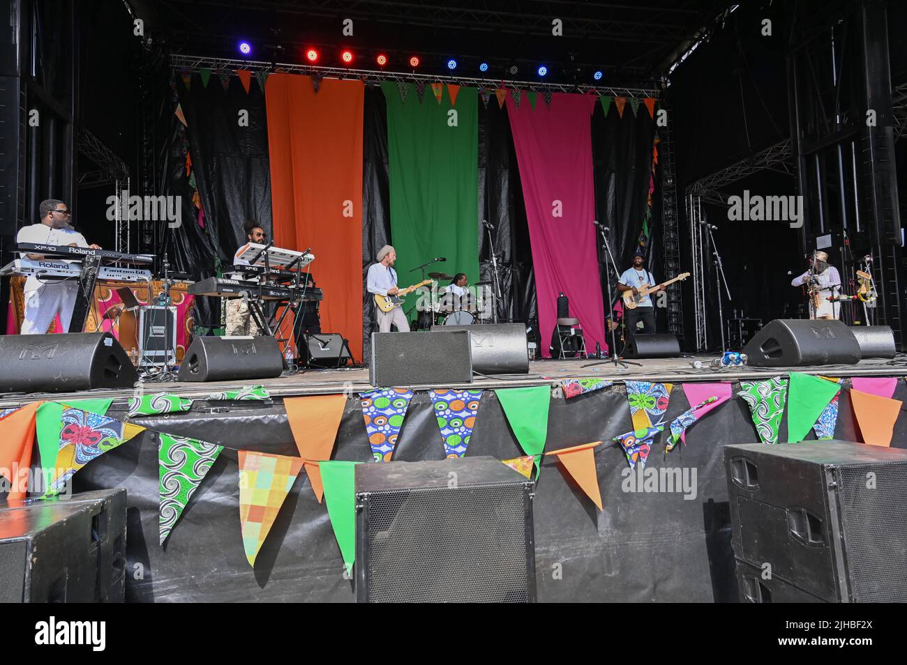 Empresses of Roots - Soul & Reggae tritt bei der Lambeth Country Show 2022 auf, einem Familienfestival mit Live-Musik, Essen & Trinken, Kunst und Kultur im Brockwell Park, London, Großbritannien. - 17. Juli 2022. Stockfoto