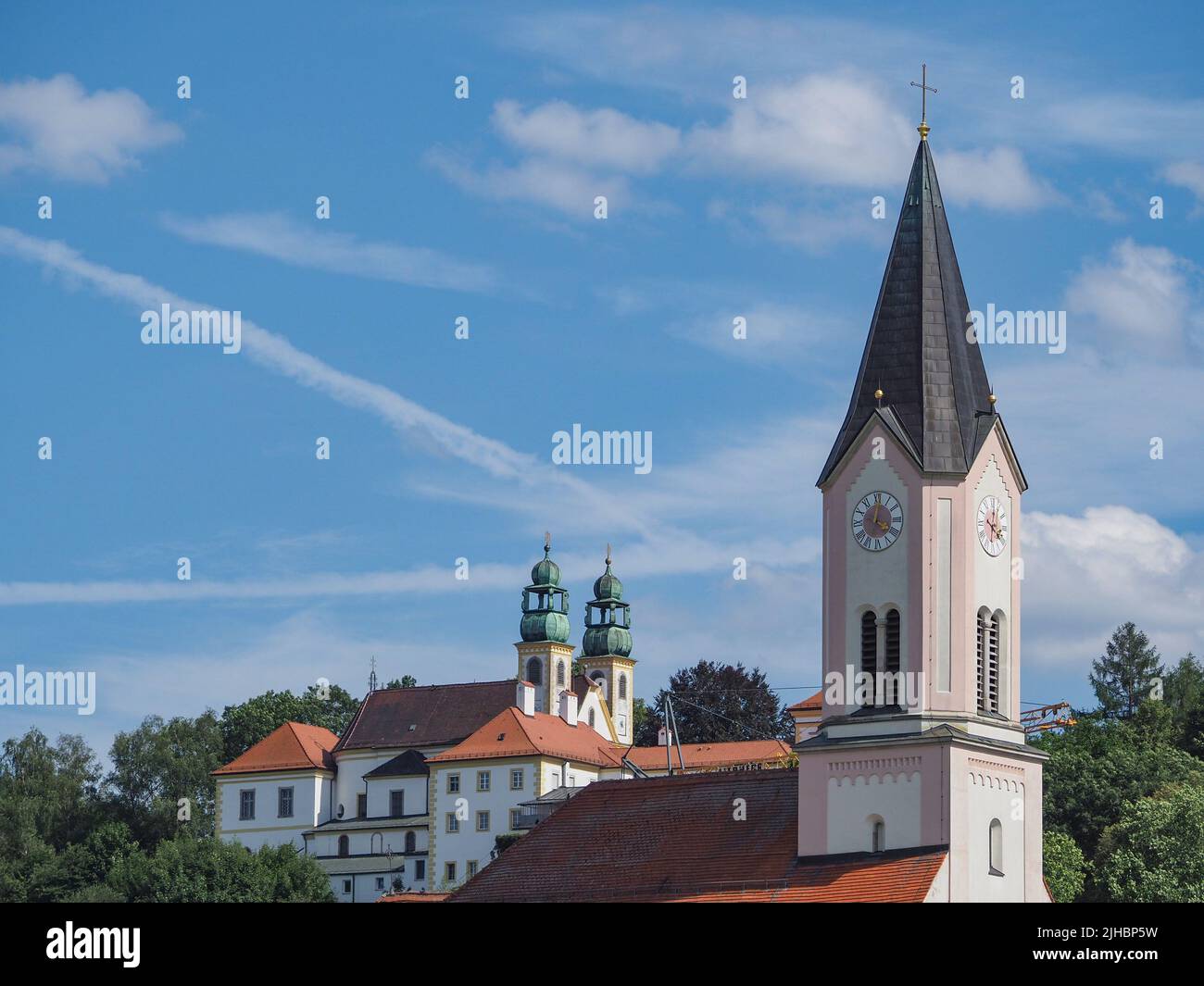 Passau, Deutschland. 16.. Juli 2022. Wallfahrtskirche Mariahilf gesehen im Stadtteil Innstadt. (Bild: © Igor Golovniov/SOPA Images via ZUMA Press Wire) Stockfoto