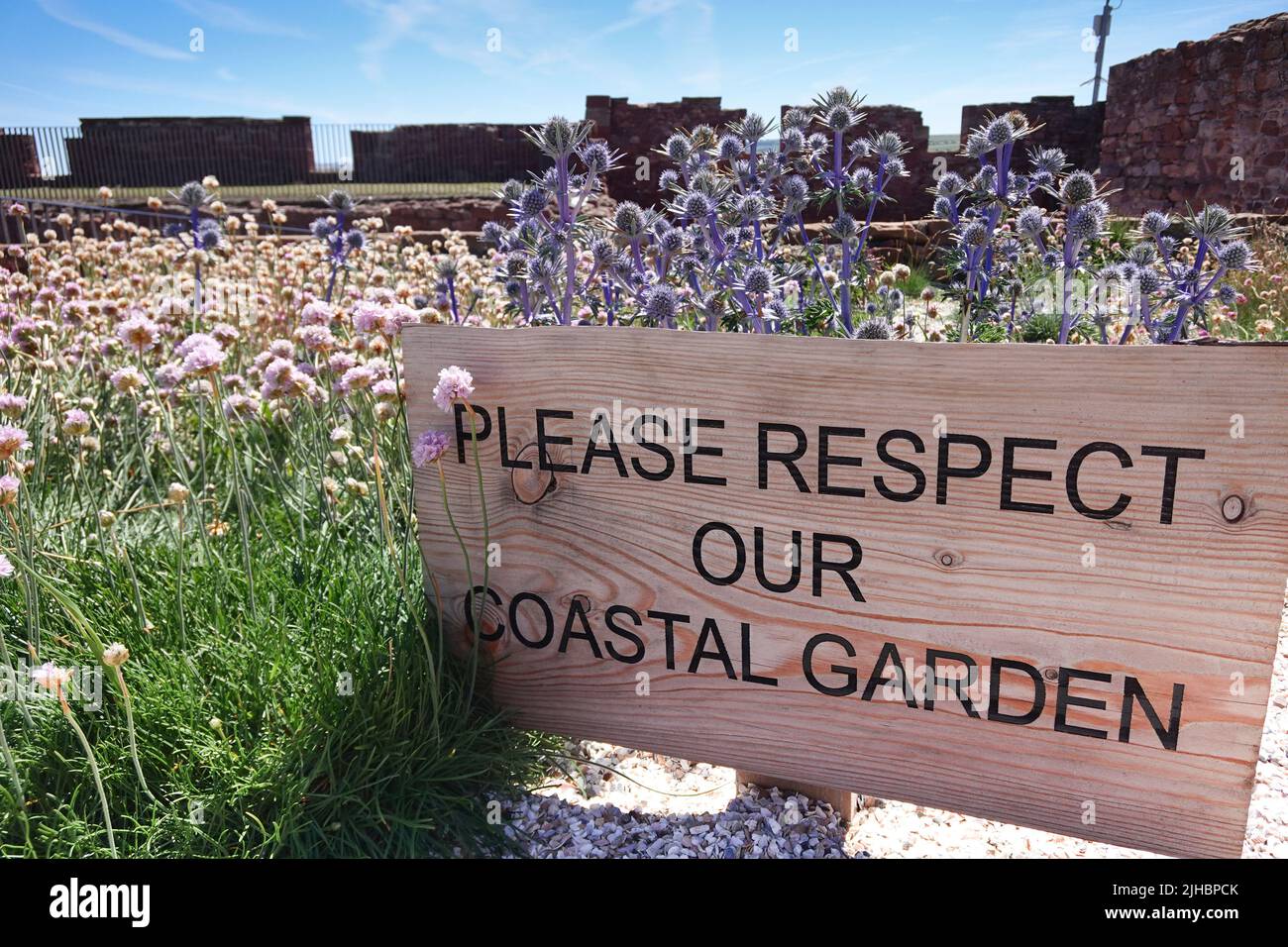 Bitte respektieren Sie unser Coastal Garden Schild an Dunbar Battery Stockfoto