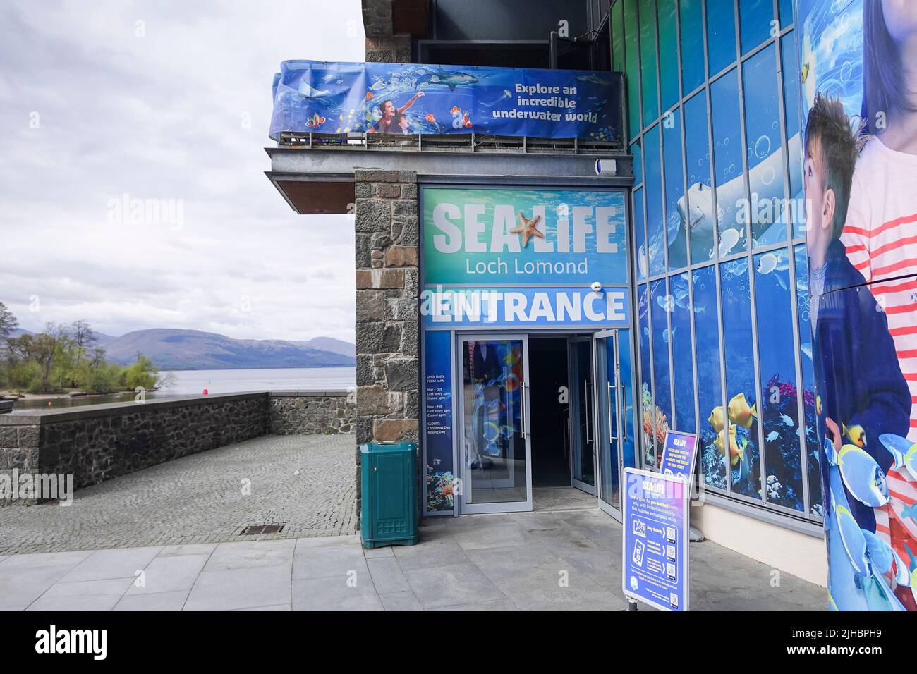 Eintritt zur Sea Life Besucherattraktion im Lomond Shores Loch Lomond Stockfoto