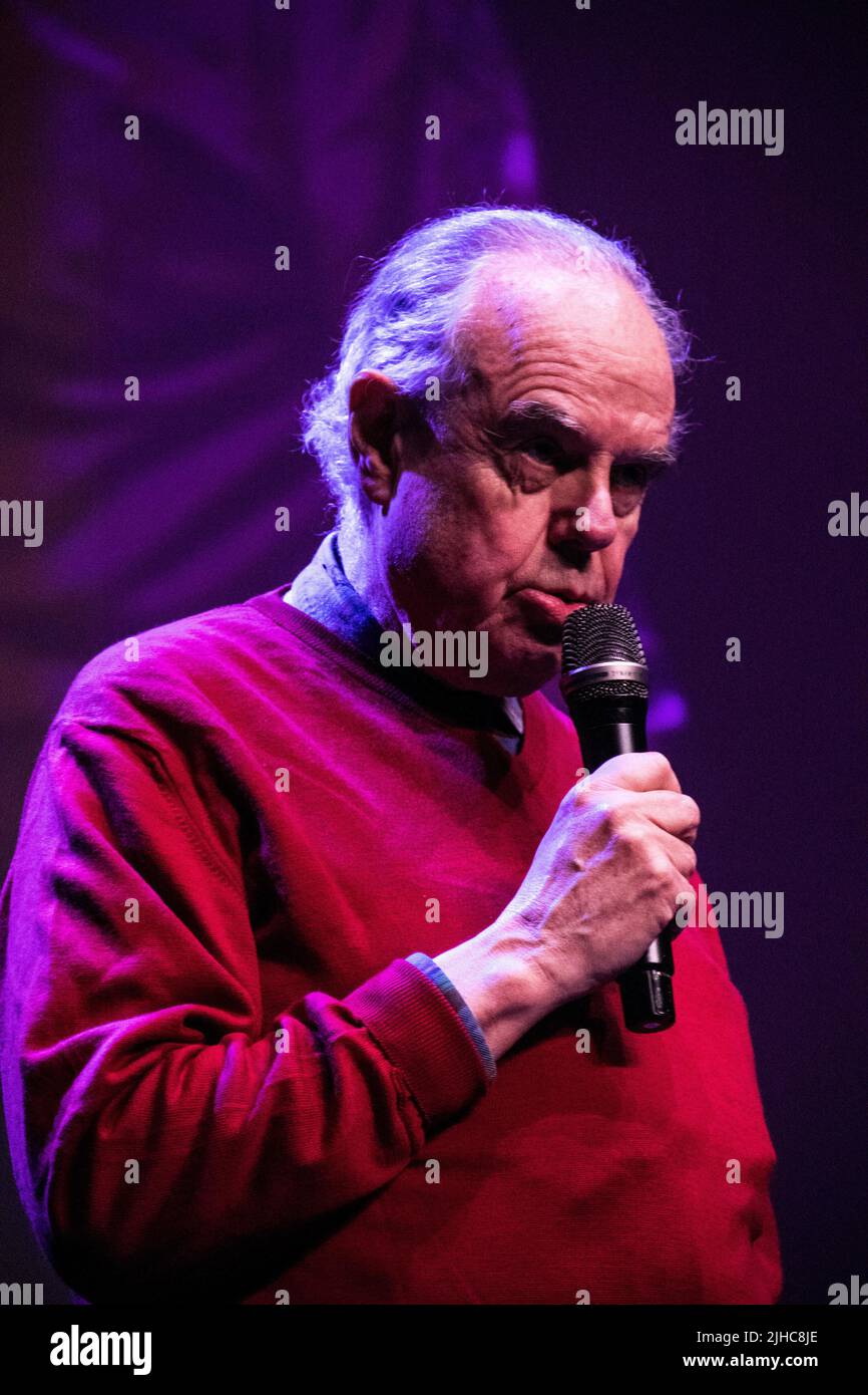 Frédéric Mitterrand ist ein französischer Politiker, der von 2009 bis 2012 unter Präsident Nicolas Sarkozy als Minister für Kultur und Kommunikation Frankreichs fungierte. Im Laufe seiner Karriere war er Schauspieler, Drehbuchautor, Fernsehmoderator, Schriftsteller, Produzent und Regisseur. Frankreich. Stockfoto