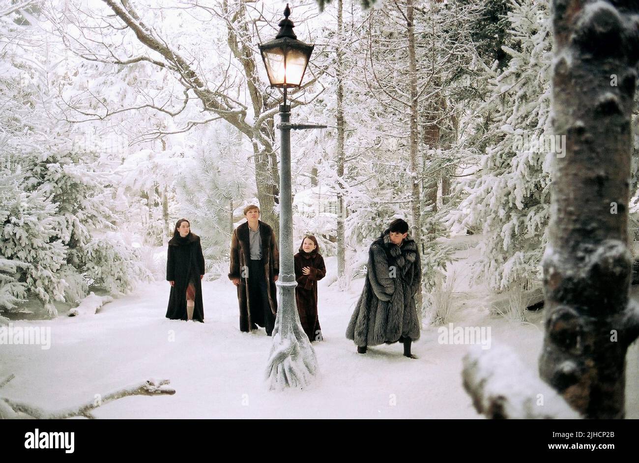 ANNA POPPLEWELL, William Moseley, Georgie Henley, Skandar Keynes, Die Chroniken von Narnia: Der König von Narnia, 2005 Stockfoto