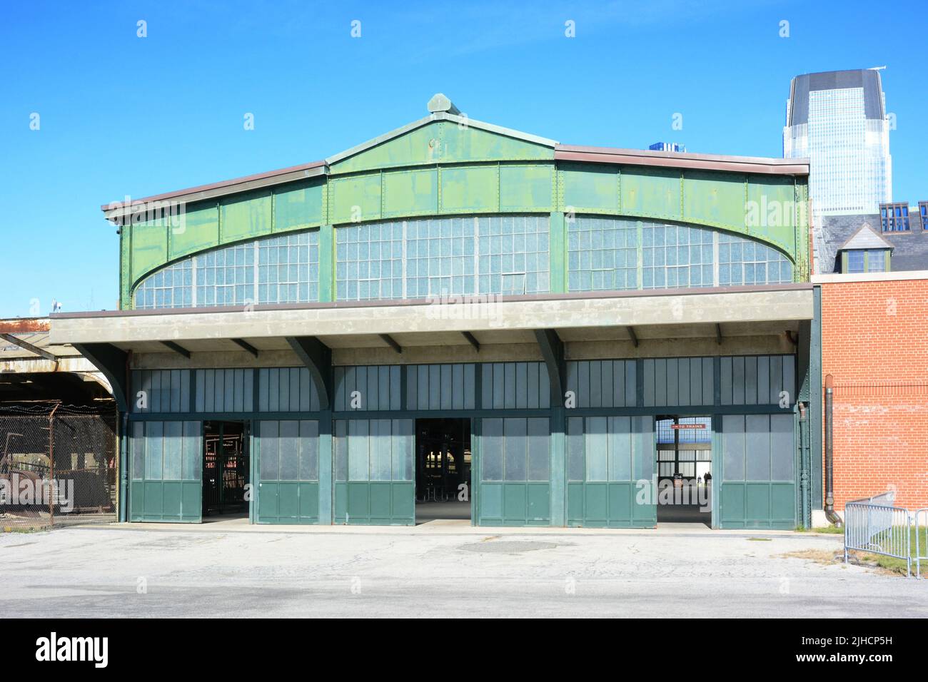 JERSEY CITY, New Jersey - 04 Sep 2019: Die historische Central Railroad von New Jersey Terminal, im Liberty State Park, beherbergt heute das Ticket für Windows Stockfoto