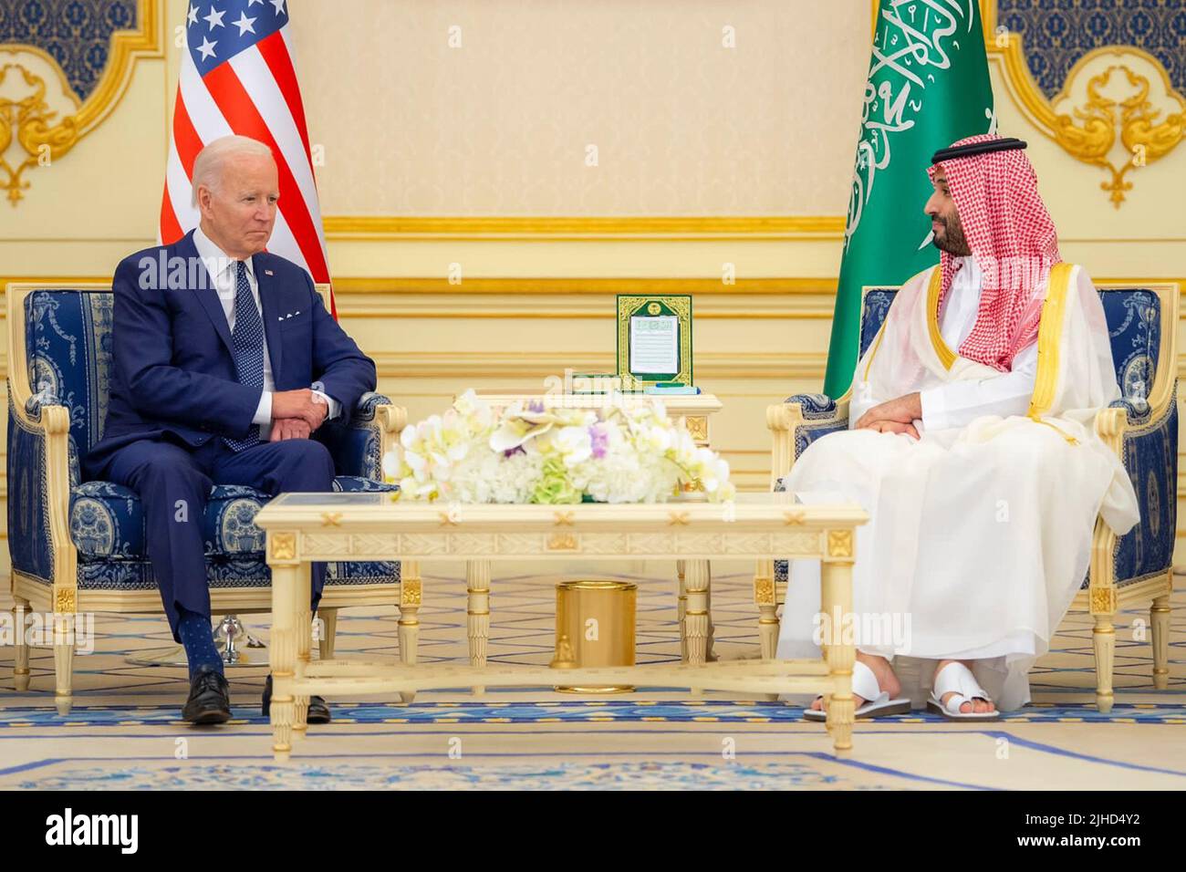 Jeddah, Saudia-Arabien. 17.. Juli 2022. Präsident Joe Biden trifft sich am Freitag, den 15. Juli 2022, im Al Salman Royal Palace mit dem saudischen Kronprinzen Mohammed bin Salman in Jeddah. Biden stellte seine Vision für die Rolle der Vereinigten Staaten im Nahen Osten am letzten Tag seiner viertägigen Reise durch die Region, dem Jeddah-Gipfel für Sicherheit und Entwicklung, vor, an dem die Staats- und Regierungschefs der Golfstaaten teilnahmen. Foto via Saudi Press Agency/UPI Kredit: UPI/Alamy Live News Stockfoto