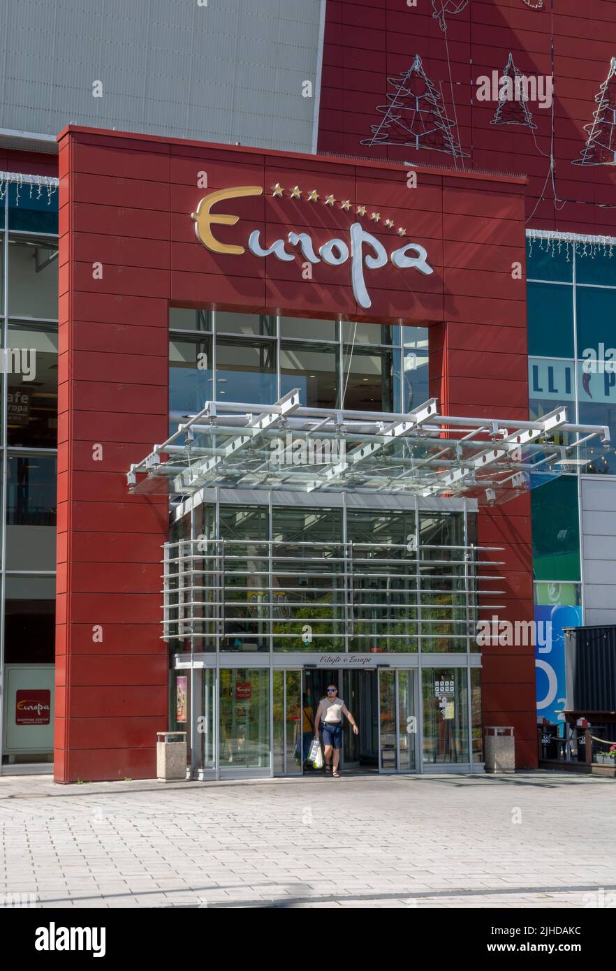 Banska Bystrica, Slowakei - 16. Juli 2022 : Europa Shopping Center. Einkaufszentrum in Banska Bystrica. EUROPA SC. Stockfoto