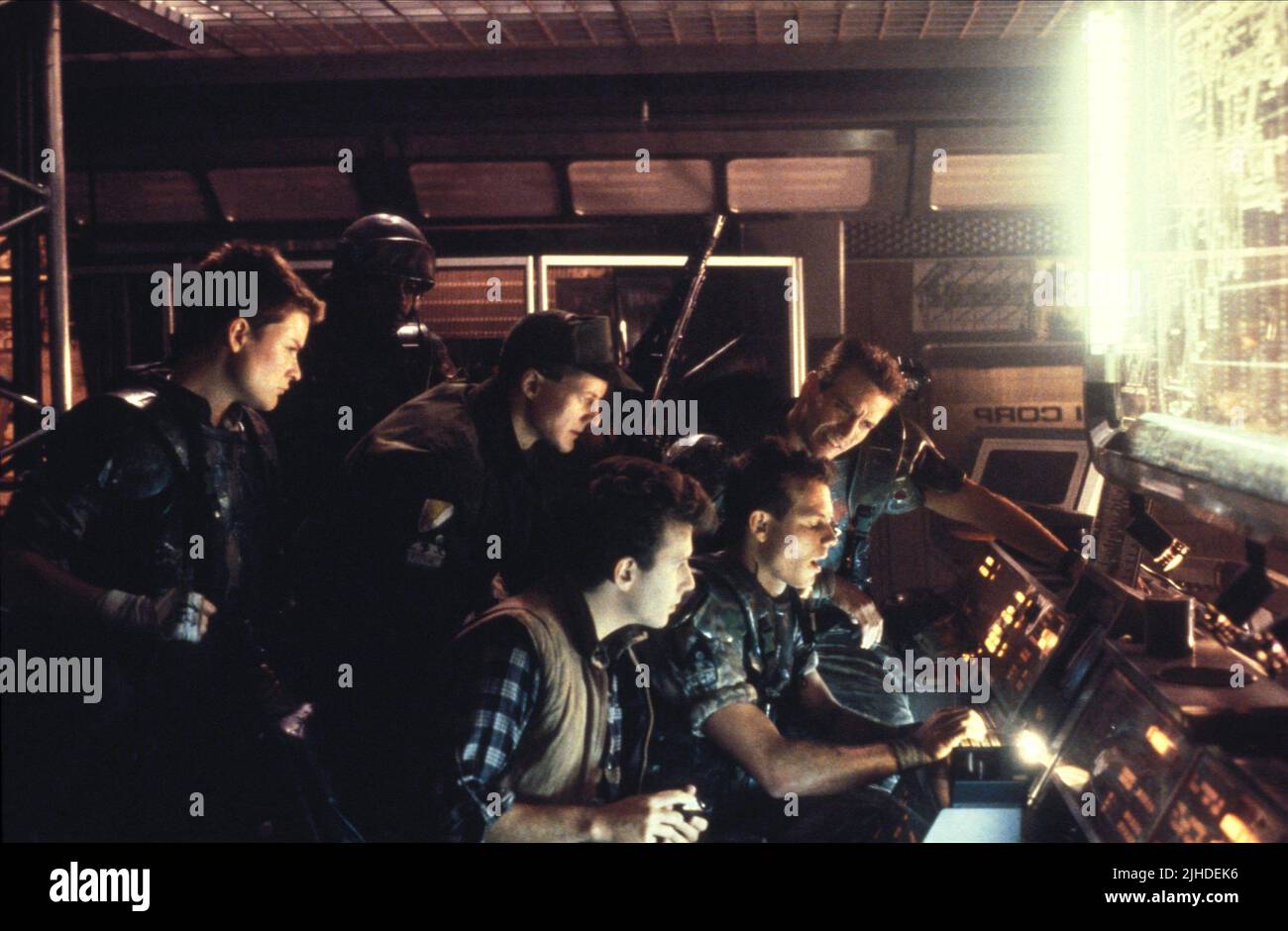 JENETTE GOLDSTEIN, AL MATTHEWS, WILLIAM HOPE, PAUL REISER, BILL PAXTON, MICHAEL BIEHN, ALIENS, 1986 Stockfoto