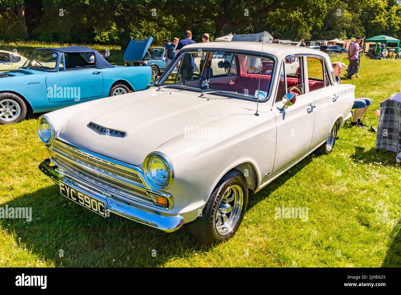 Classic vintage1960s beige Mark 1 Ford Cortina Stockfoto