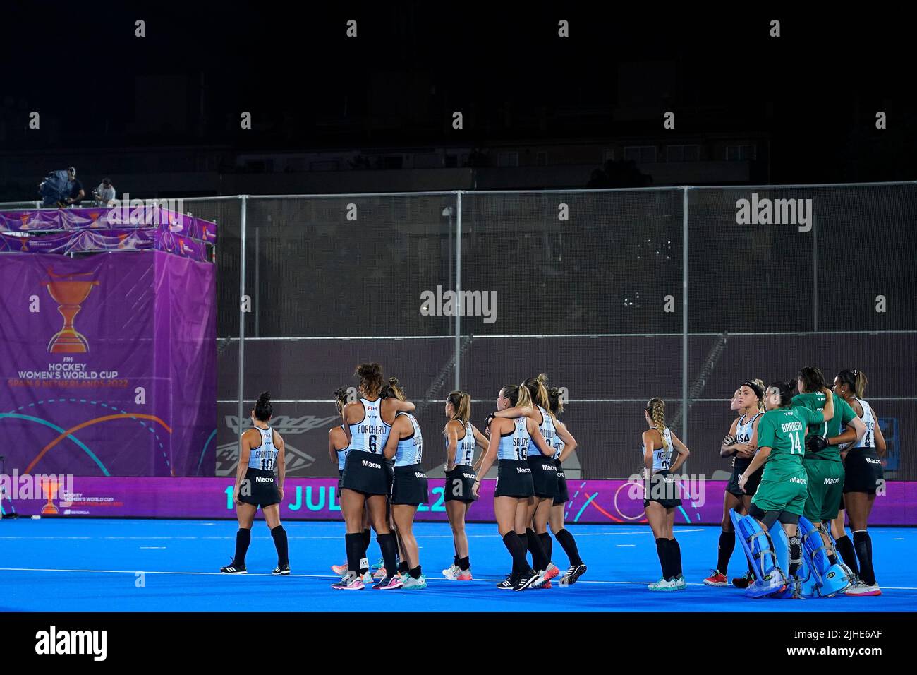 Argentiniens Spieler, die während des FIH Frauen-WM-Finales zwischen den Niederlanden und Argentinien zu Vollzeit enttäuscht waren, spielten am 17. Juli 2022 im Estadi Olimpic de Terrassa in Terrasa, Barcelona, Spanien. (Foto von Bagu Blanco / PRESSINPHOTO) Stockfoto