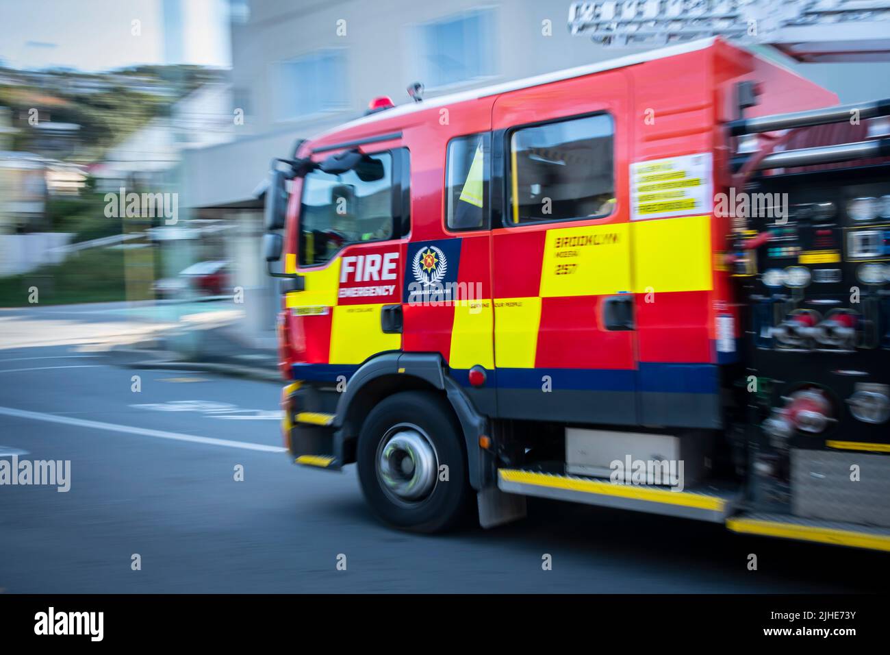 Feuerwehrmann auf dem Weg zu einem Anruf, Brooklyn, Wellington, Nordinsel, Neuseeland Stockfoto