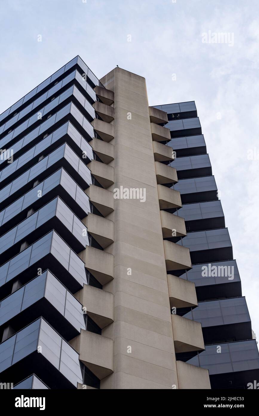 Das Met Center in der Margaret Street 60, Sydney, ist ein Büroturm aus dem Jahr 134m, der 1980 fertiggestellt und von Architects Peddle Thorp & Walker entworfen wurde Stockfoto