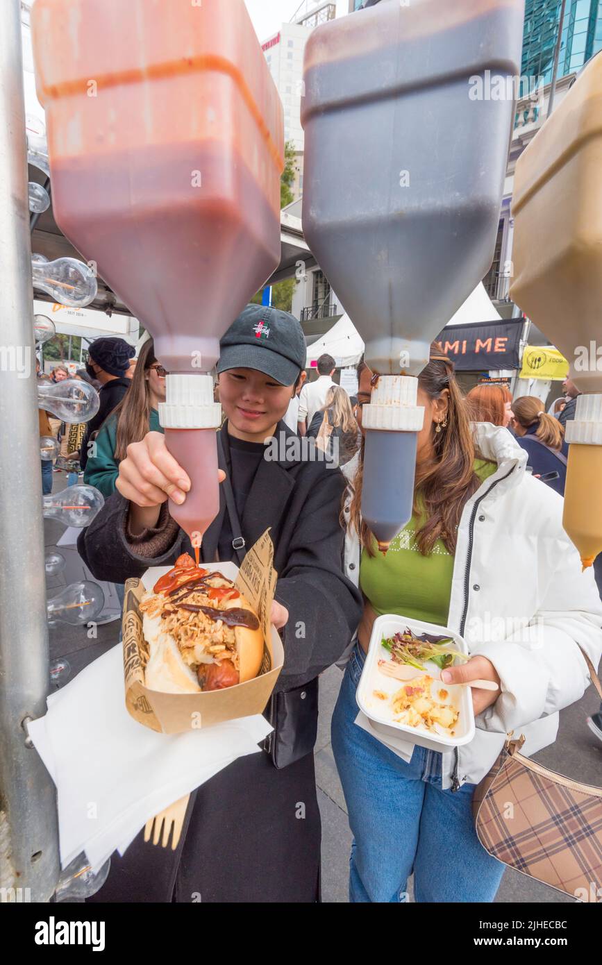 Sydney, Australien, 16. Juli 2022: Sydney-Leute waren immer auf der ganzen Welt auf der ganzen Welt auf der ganzen Welt auf der ganzen Welt, um einen Lebensmittelmarkt zu genießen Stockfoto