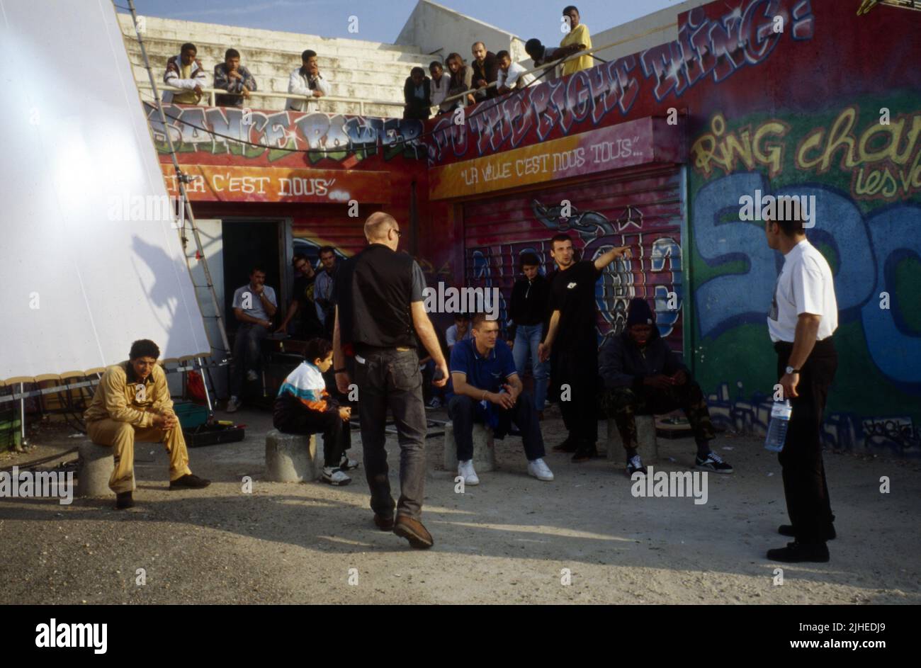 La Haine Jahr : 1995 Frankreich Regisseur : Mathieu Kassovitz Vincent Cassel, sagte Taghmaoui, Hubert Kounde, Mathieu Kassovitz Aufnahmefoto Stockfoto