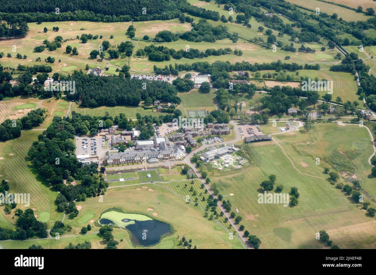 Eine Luftaufnahme des Carden Park Hotel and Park, Chenshire, Nordwestengland, Großbritannien Stockfoto