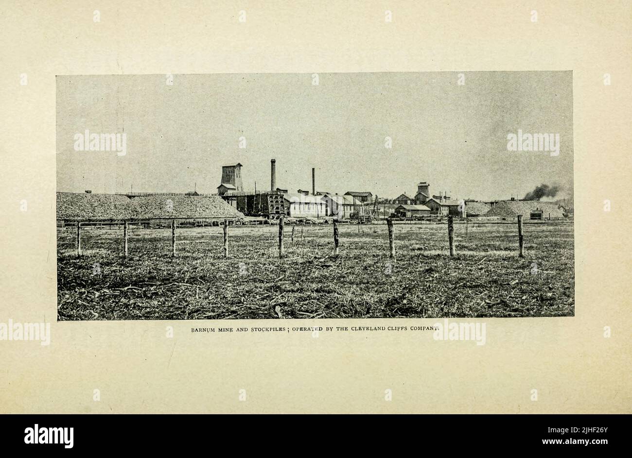Barnum Mine und Lagerbestände; betrieben von Cleveland Cliffs Company aus einem Artikel DER EISENERZ-REGION VON LAKE SUPERIOR. Von Richard A. Parker, vom Factory and Industrial Management Magazine Volume 6 1891 Publisher New York [etc.] McGraw-Hill [etc.] Stockfoto