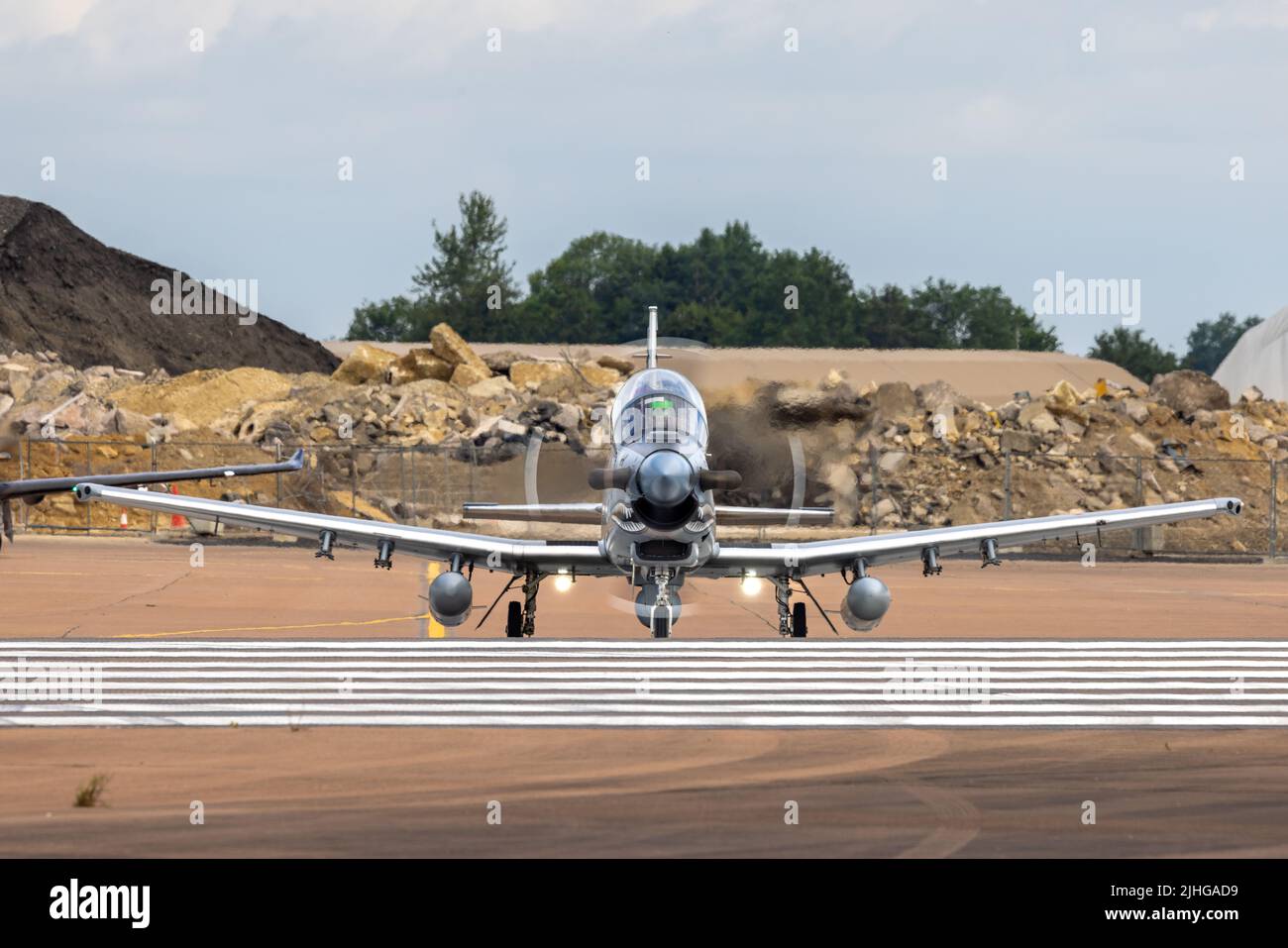 Beechcraft AT-6 Wolverine ‘N610AT’ Rollen bei RAF Fairford am 13.. Juli, um an der Royal International Air Tattoo 2022 teilzunehmen Stockfoto