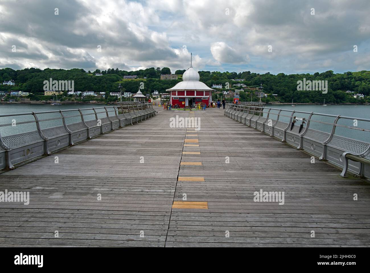 Garth Pier in Bangor, Nordwales, wurde 1896 eröffnet. Es ist jetzt ein Grade-II-gelistetes Gebäude und der zweitlängste Pier in Wales. Stockfoto