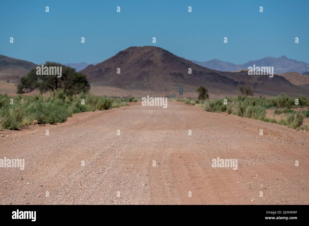 Roadtrip auf einer Schotterstraße in Namibia Arika Stockfoto