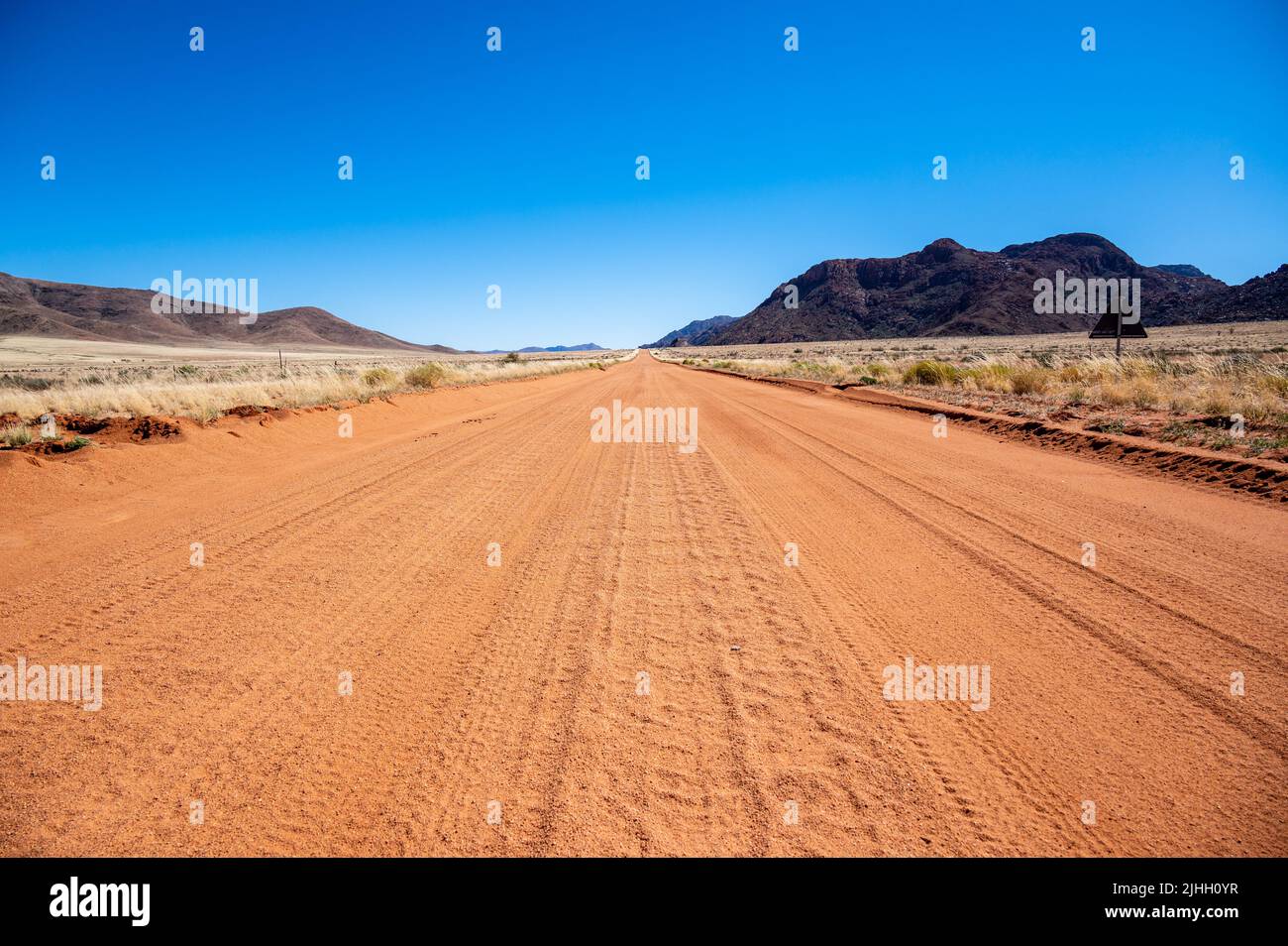 Straße in der Kalahari Wüste, Namibia Stockfoto