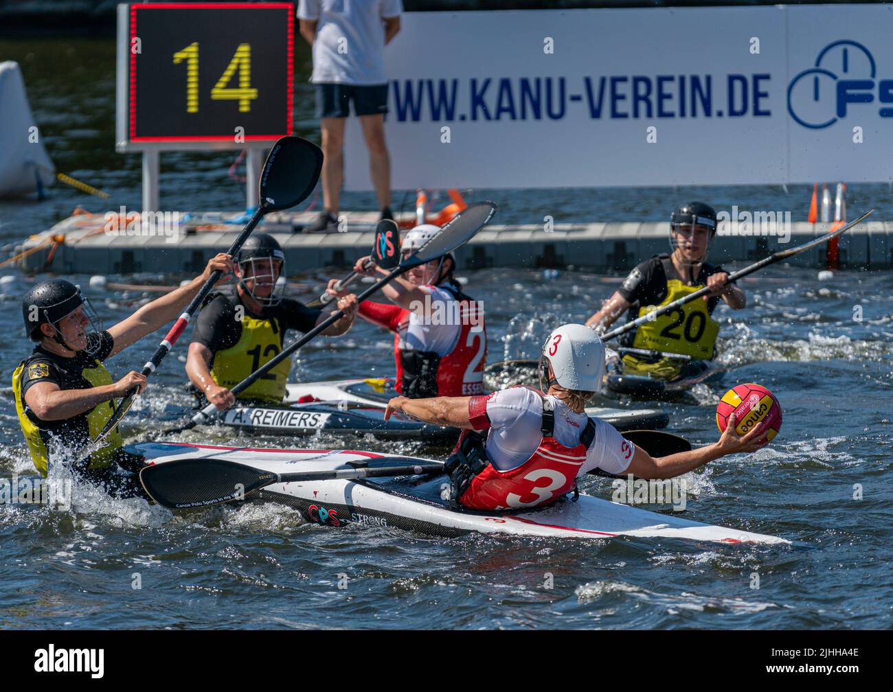 Finale 2022, Damen S Kanupolo, Vorrunde, City Spree an der Oberbaumbrücke, Berlin, Deutschland Stockfoto