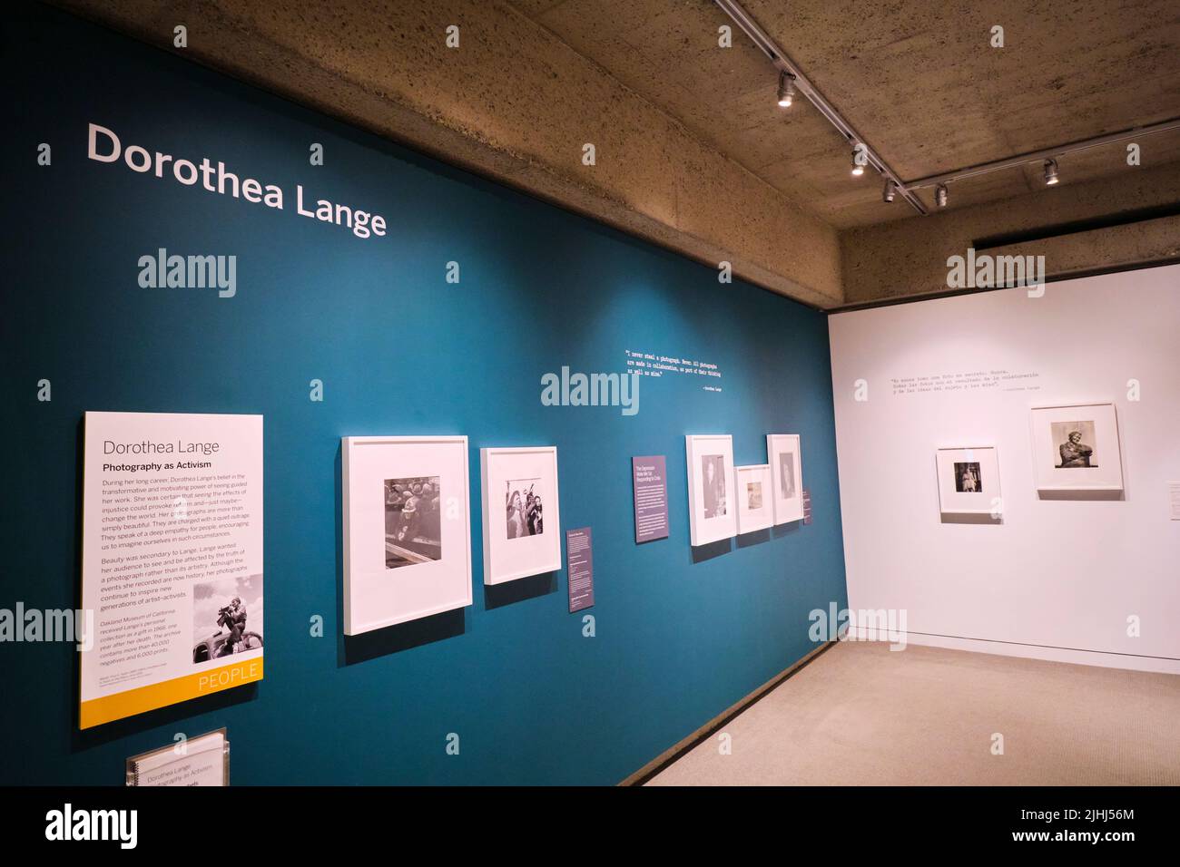 Eine Ausstellung der Fotografien von Dorthea lange über die Staubschale, Depression, FSA-Arbeit. Im Oakland Museum of Art in Oakland, Kalifornien. Stockfoto