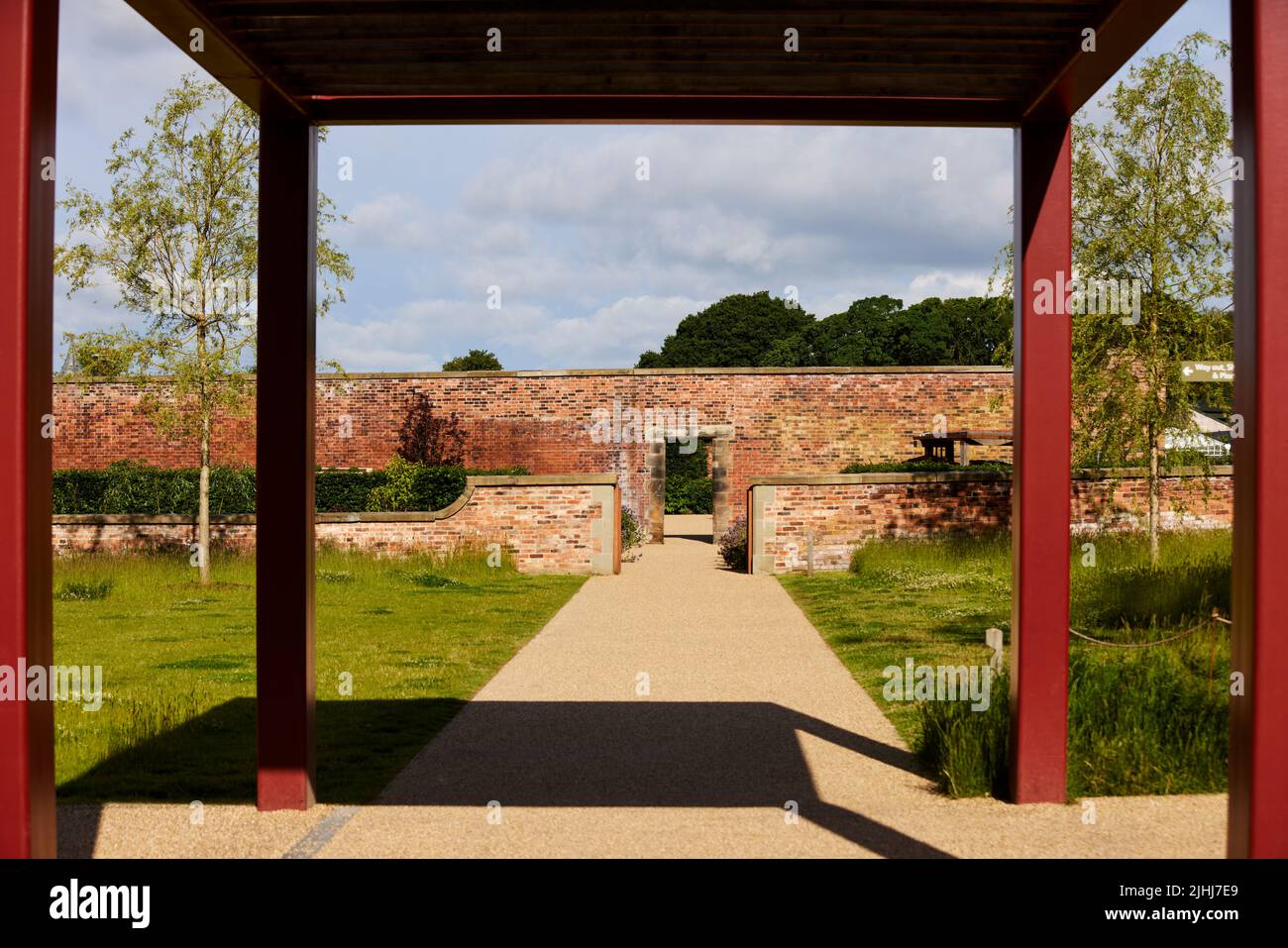 RHS Bridgewater in Worsley, Salford. Begrüßungsgarten und Willkommensgebäude Stockfoto