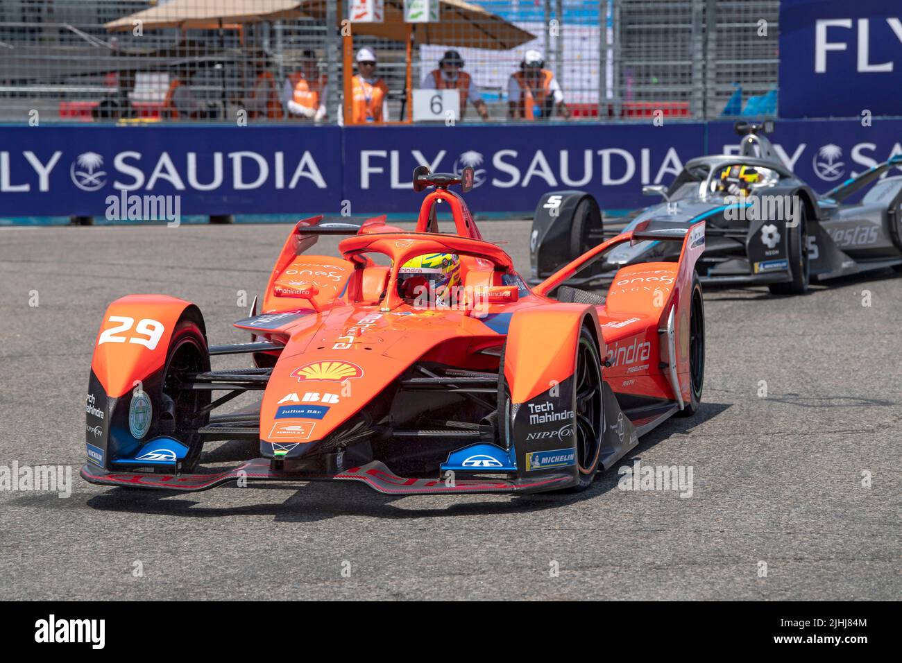 New York, Usa. 17.. Juli 2022. Alexander Sims (Auto-Nr. 29) von Mahindra Racing fährt während der ABB FIA Formula E Championship, New York City E-Prix Saison 8 Runde 12, im Brooklyn Bezirk von New York City. (Foto von Ron Adar/SOPA Images/Sipa USA) Quelle: SIPA USA/Alamy Live News Stockfoto