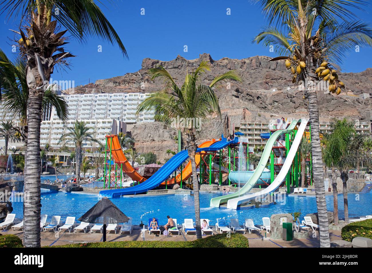 Hotelpool mit Wasserrutschen, Hotel in Taurito, Kanarische Inseln, Spanien, Europa Stockfoto