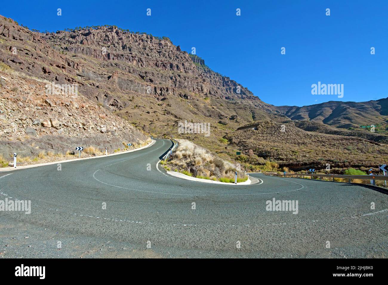 Kurvige Straße an der rauen Westküste, Agaete, Grand Canary, Kanarische Inseln, Spanien, Europa Stockfoto