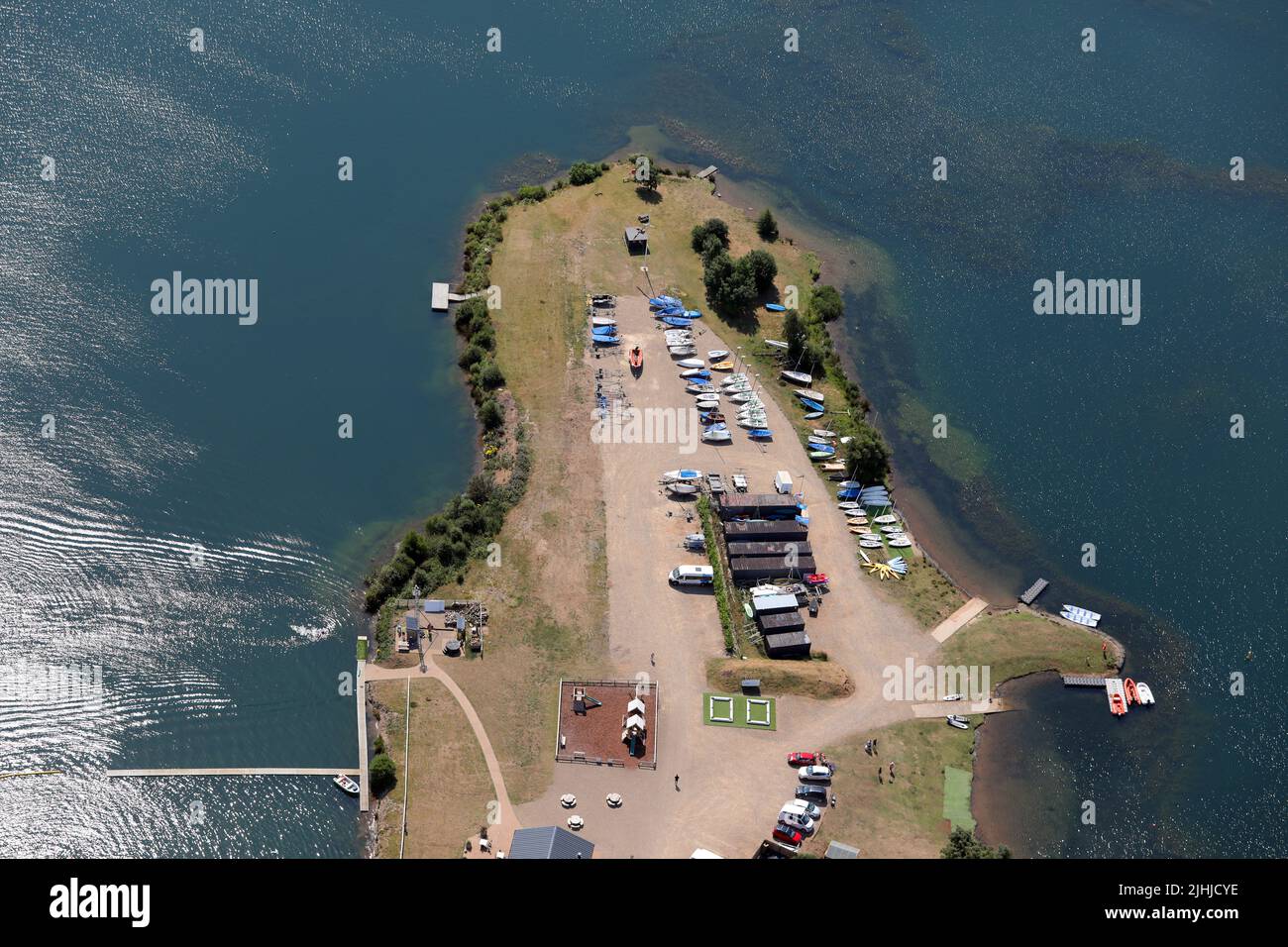 Luftaufnahme des North Yorkshire Water Park, Wykeham in der Nähe von Scarborough, North Yorkshire Stockfoto