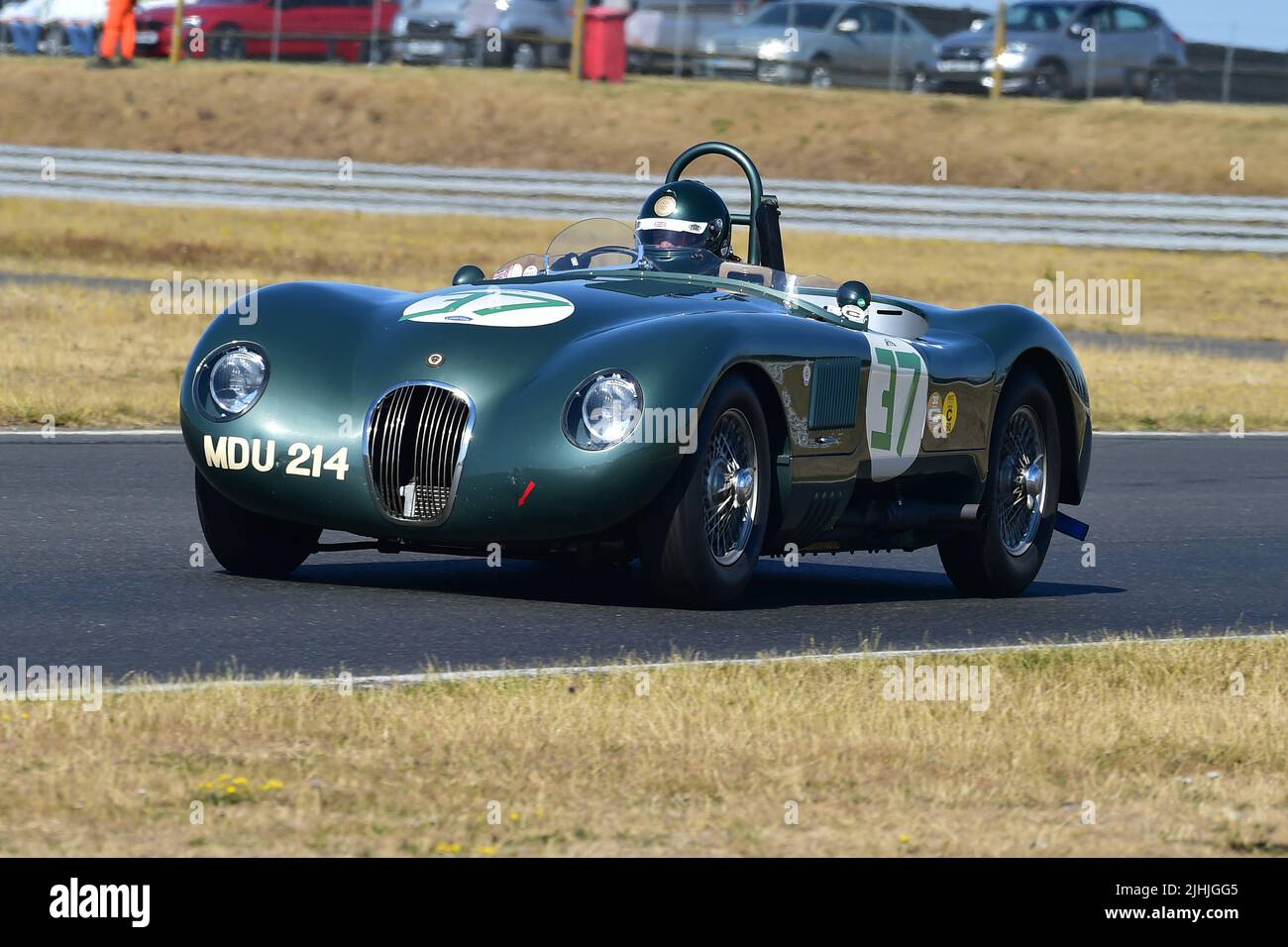 John Young, Nigel Webb, Jaguar C-Type, die Royal Automobile Club Woodcote Trophy und Stirling Moss Trophy, Ein einstündiges Zweifahrer-Rennen für das historische Veh Stockfoto